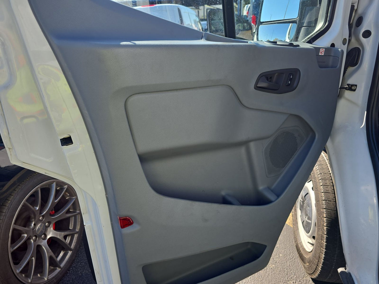 2019 Ford Transit 150 Cargo Van wRH Swing-Out Doors Low Roof 129.9 WB