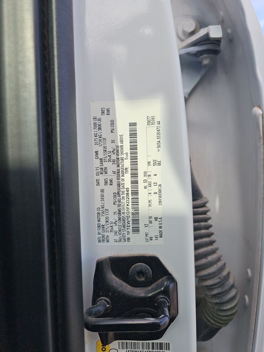 2015 Ford F-150 Lariat Crew Cab Short Bed