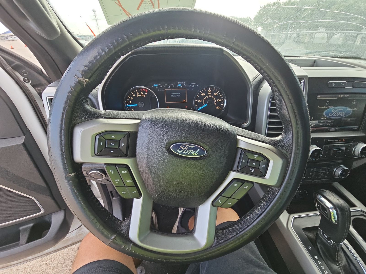 2015 Ford F-150 Lariat Crew Cab Short Bed