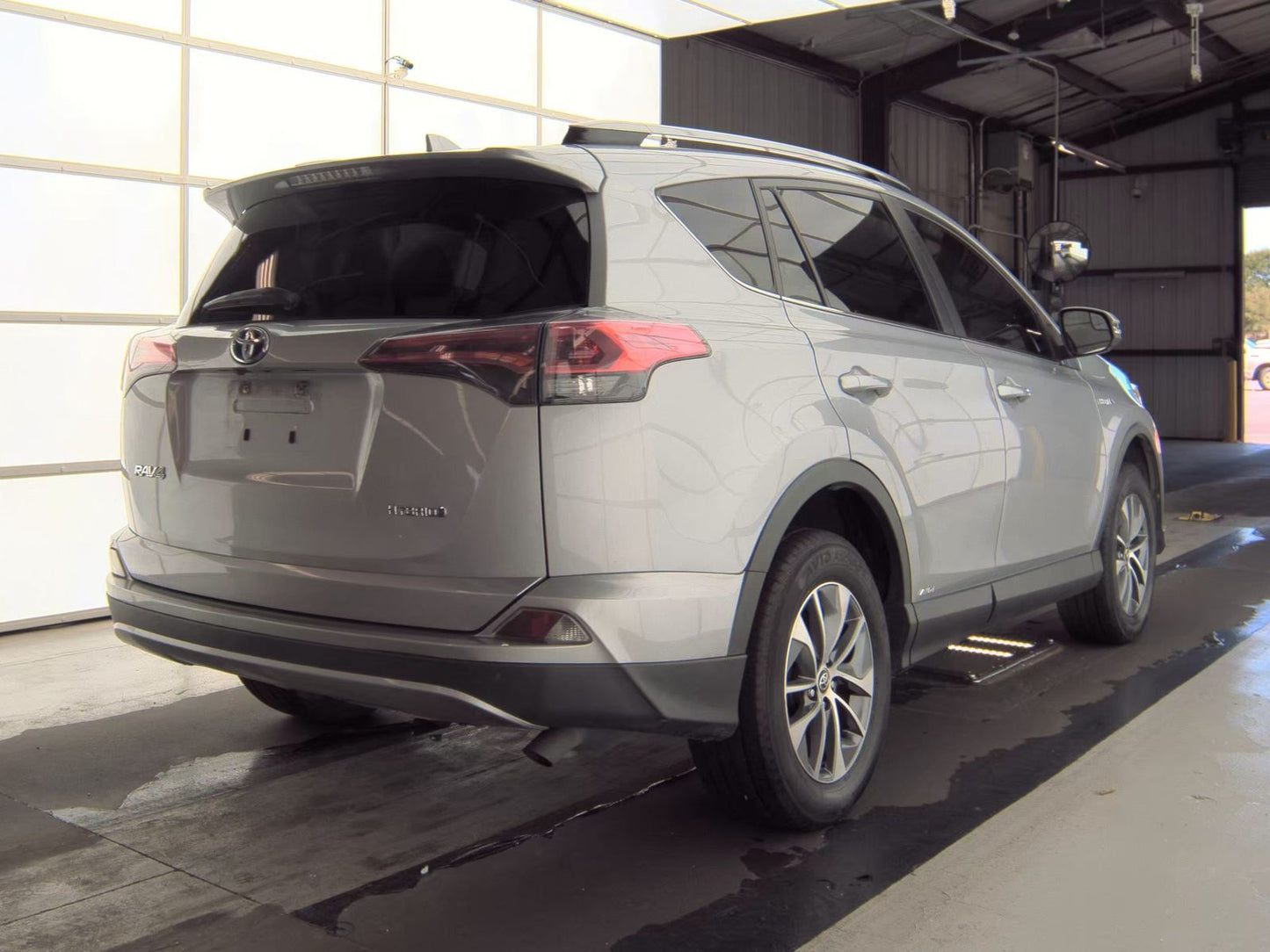 2018 Toyota RAV4 Hybrid LE Plus