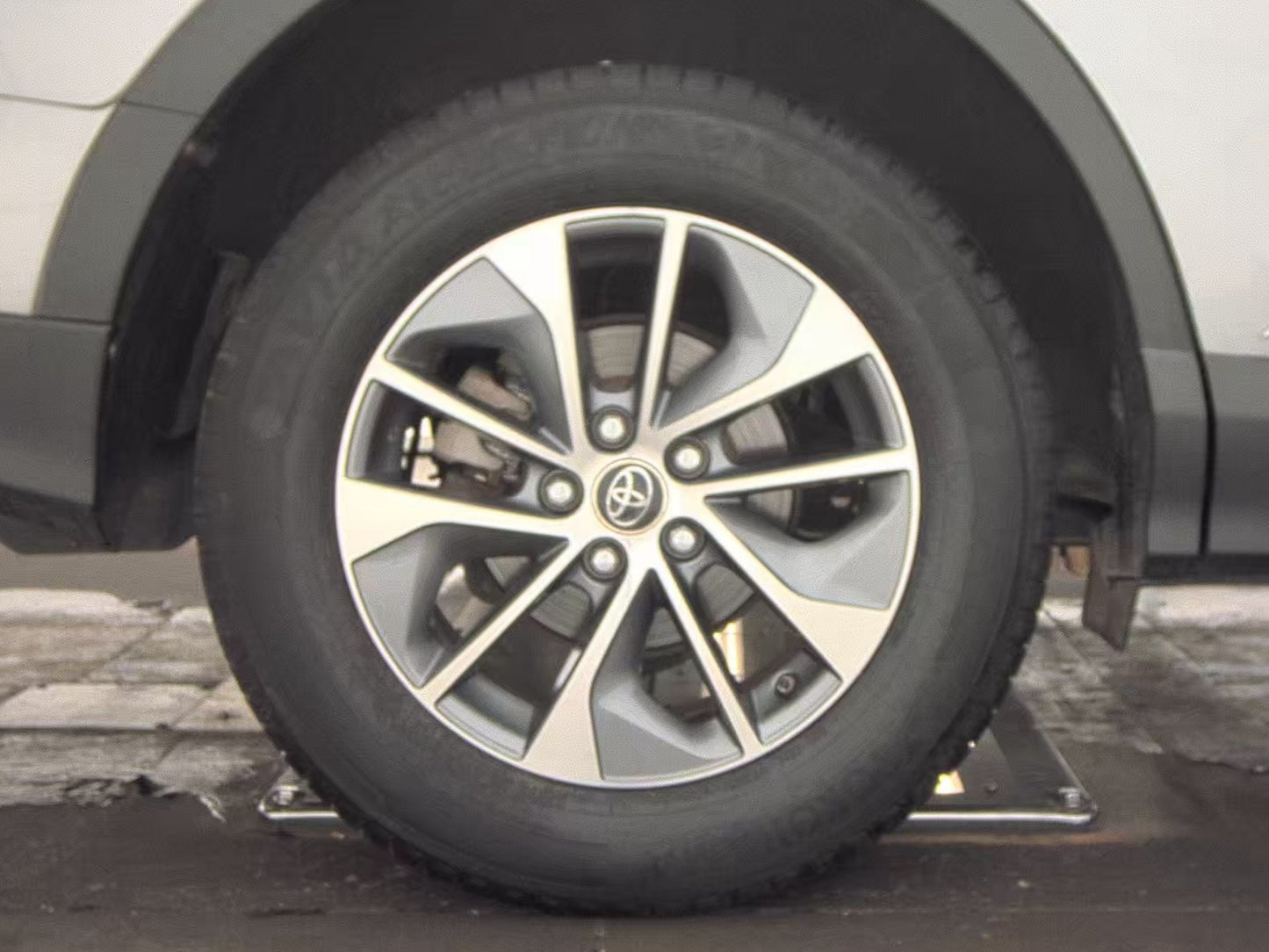 2018 Toyota RAV4 Hybrid LE Plus