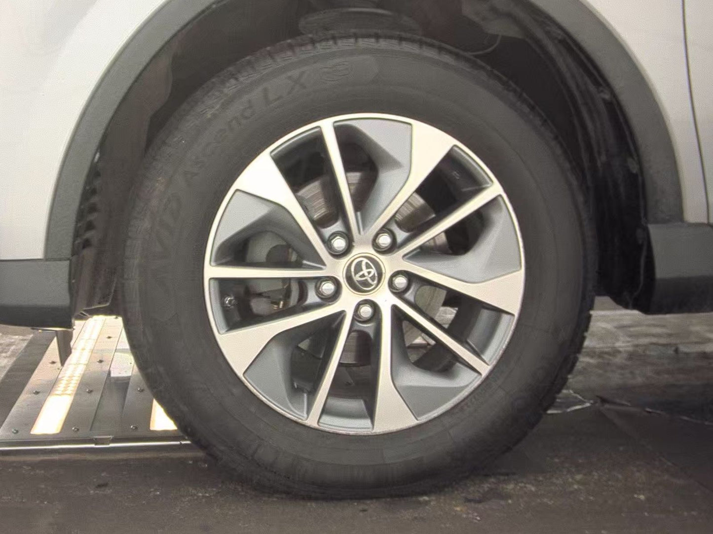 2018 Toyota RAV4 Hybrid LE Plus