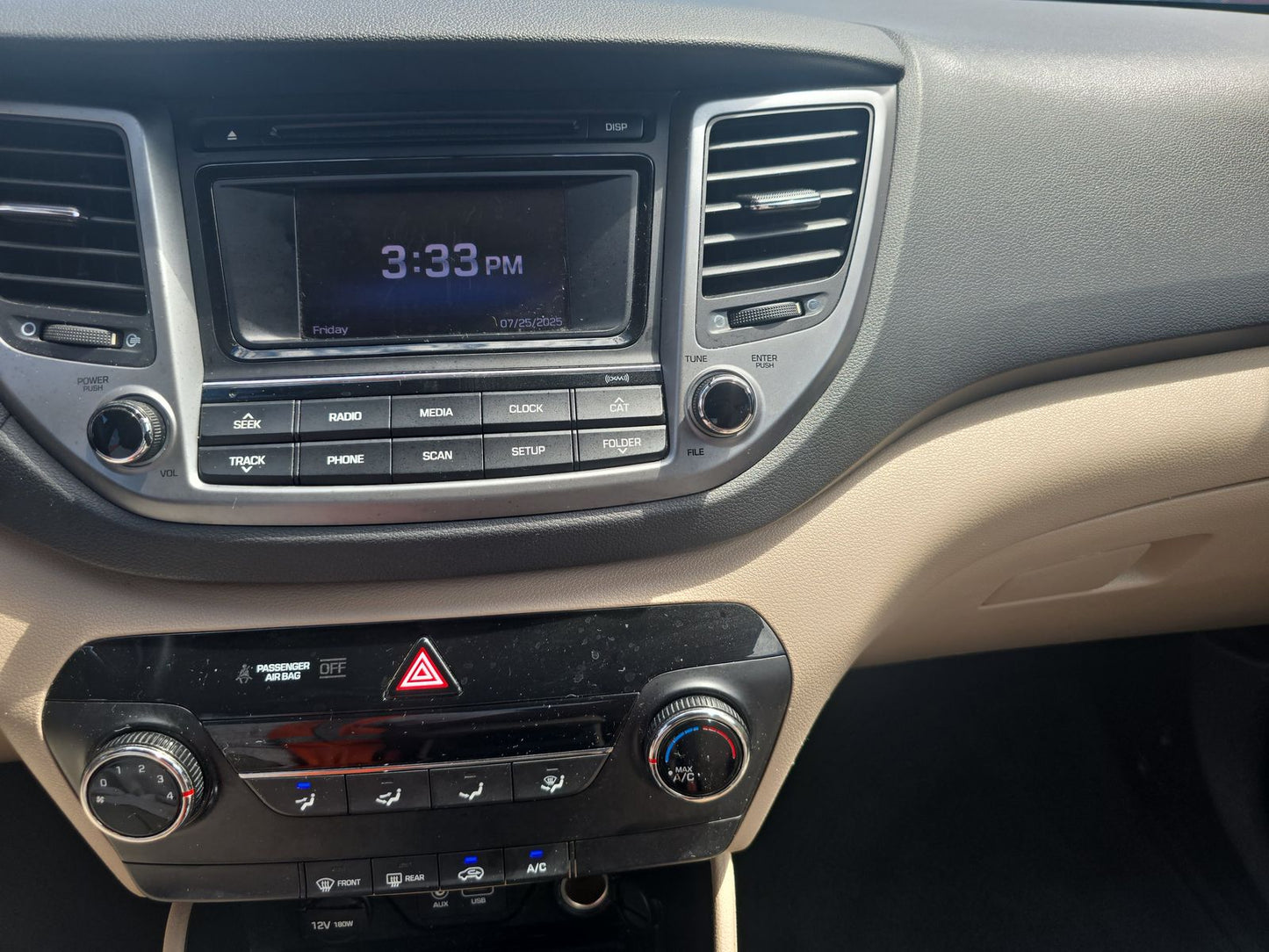 2016 Hyundai Tucson SE w/Beige Interior