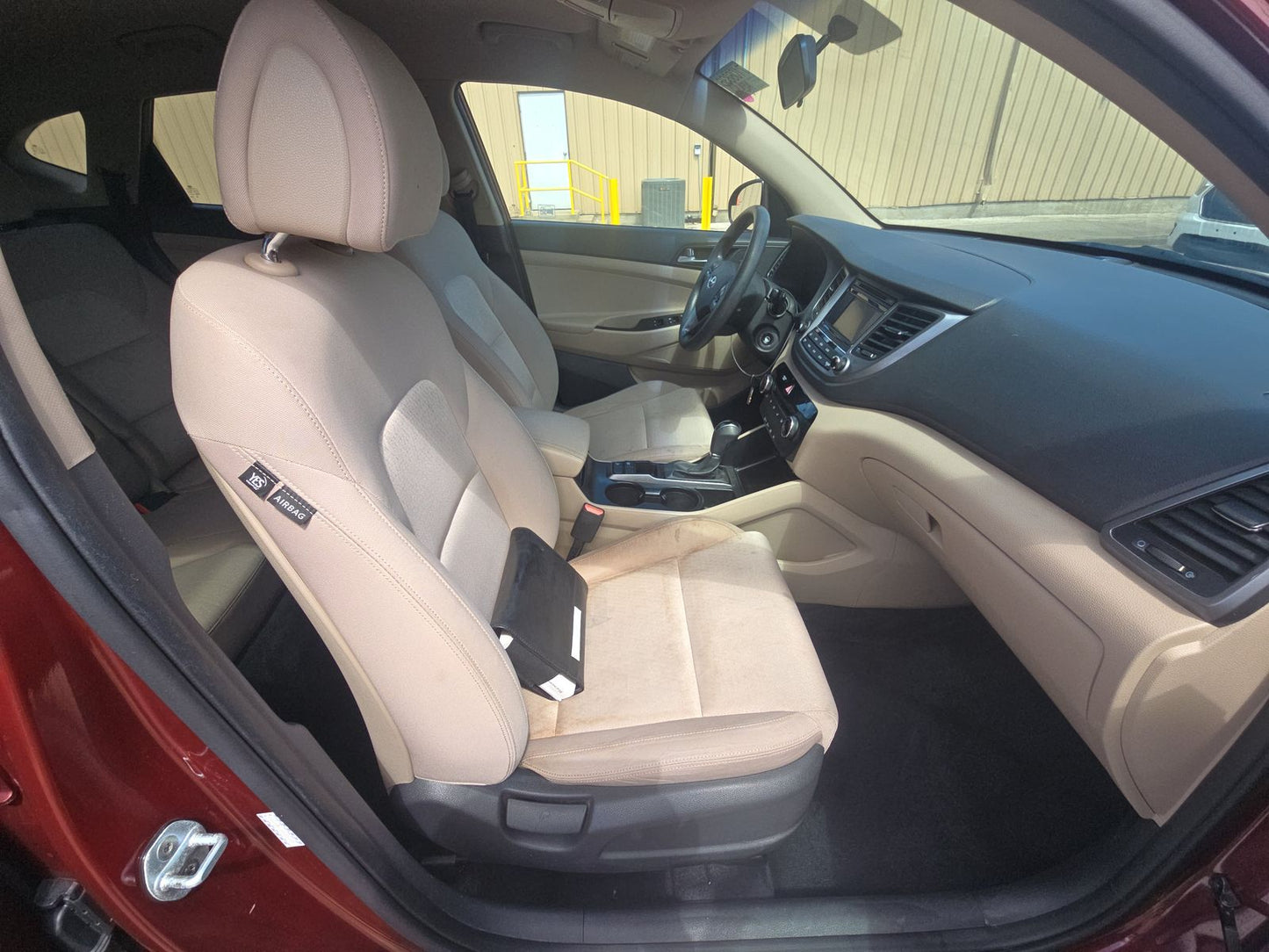 2016 Hyundai Tucson SE w/Beige Interior