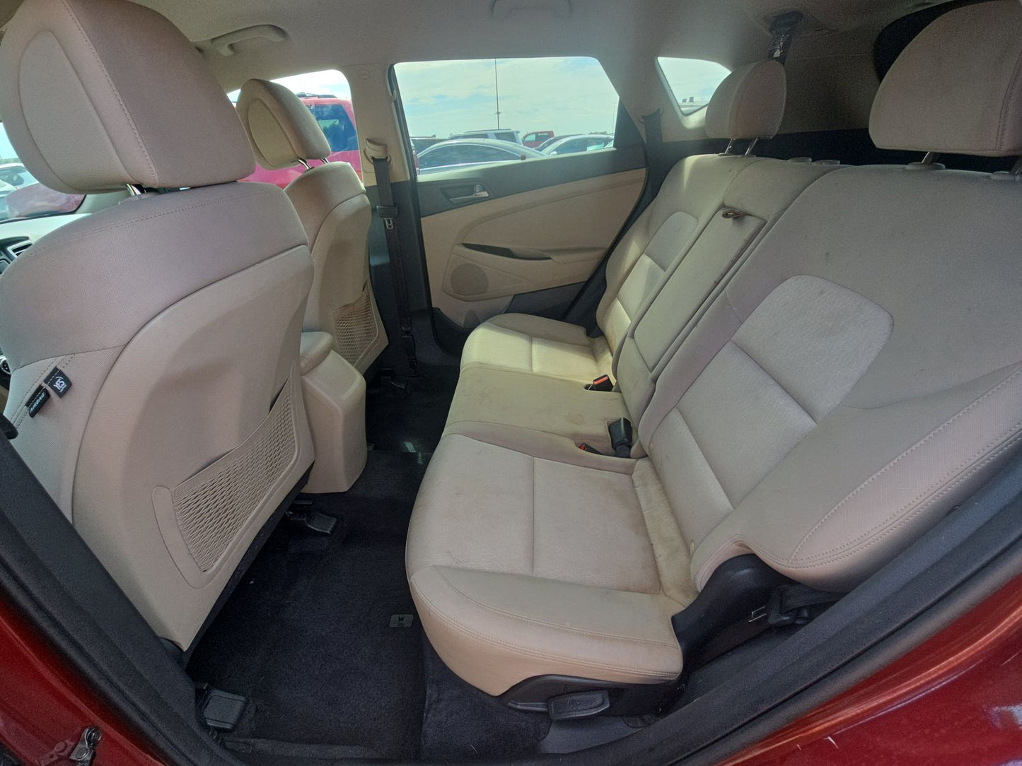 2016 Hyundai Tucson SE w/Beige Interior