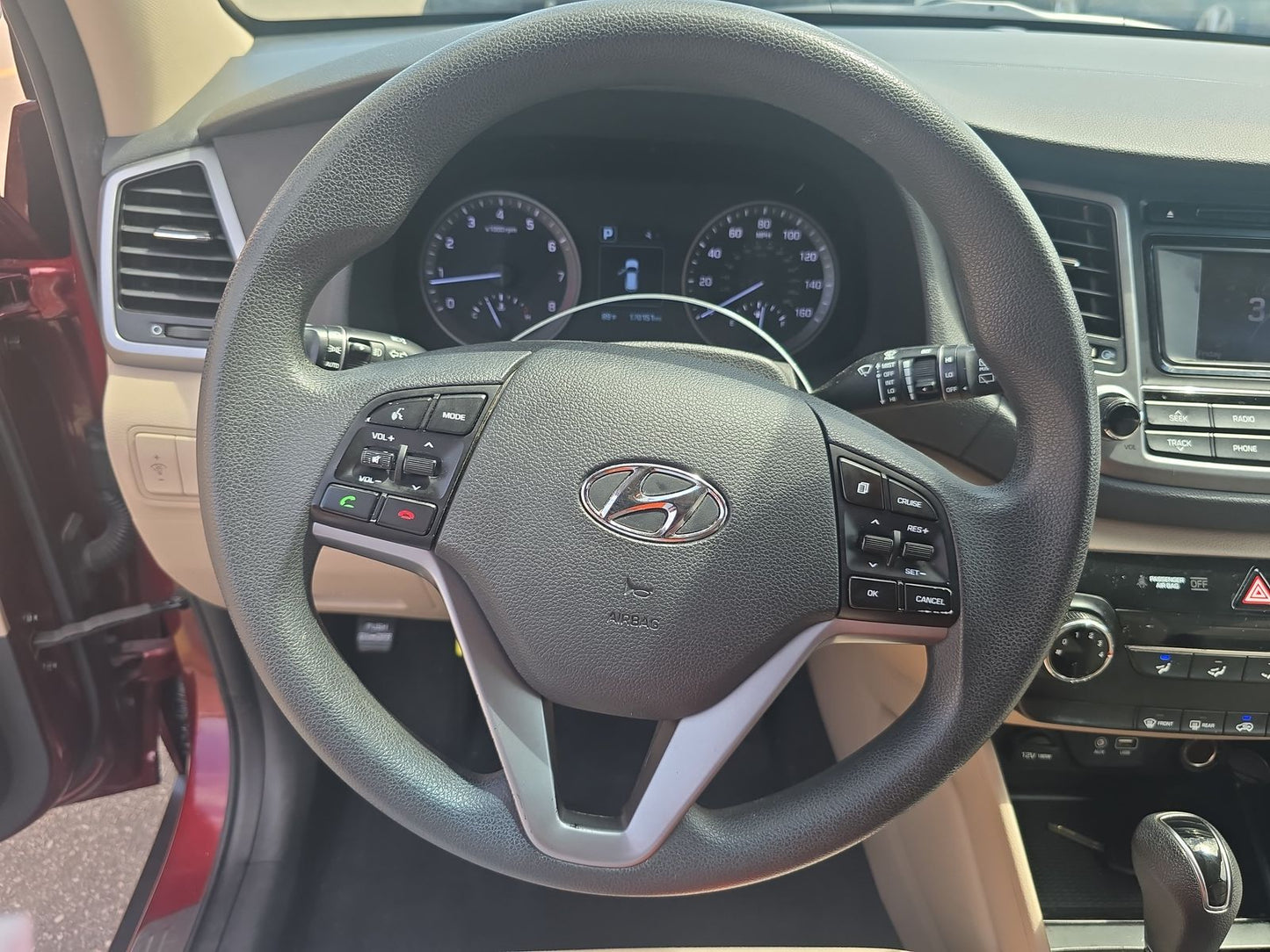 2016 Hyundai Tucson SE w/Beige Interior