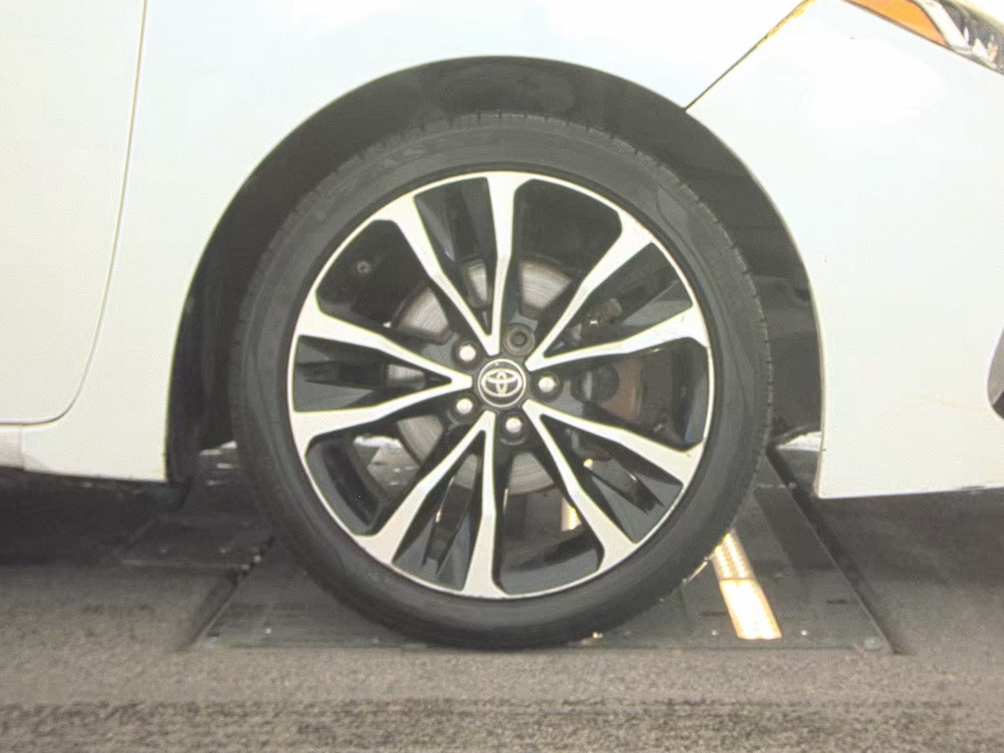 2017 Toyota Corolla SE Sedan