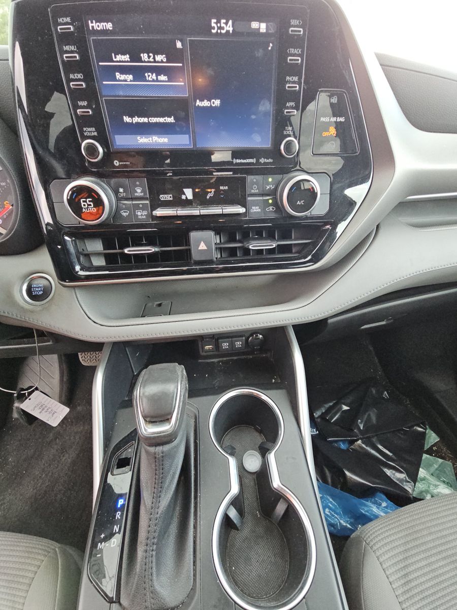 2021 Toyota Highlander LE