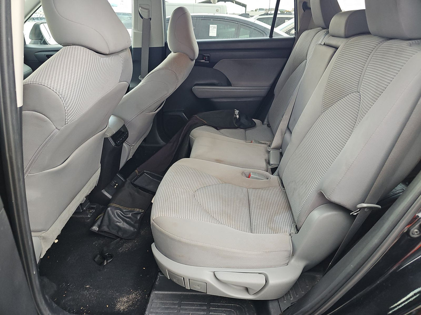 2021 Toyota Highlander LE