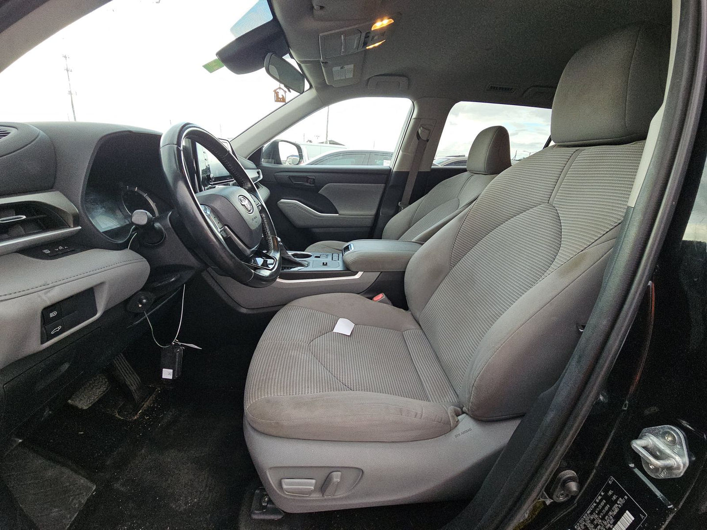 2021 Toyota Highlander LE