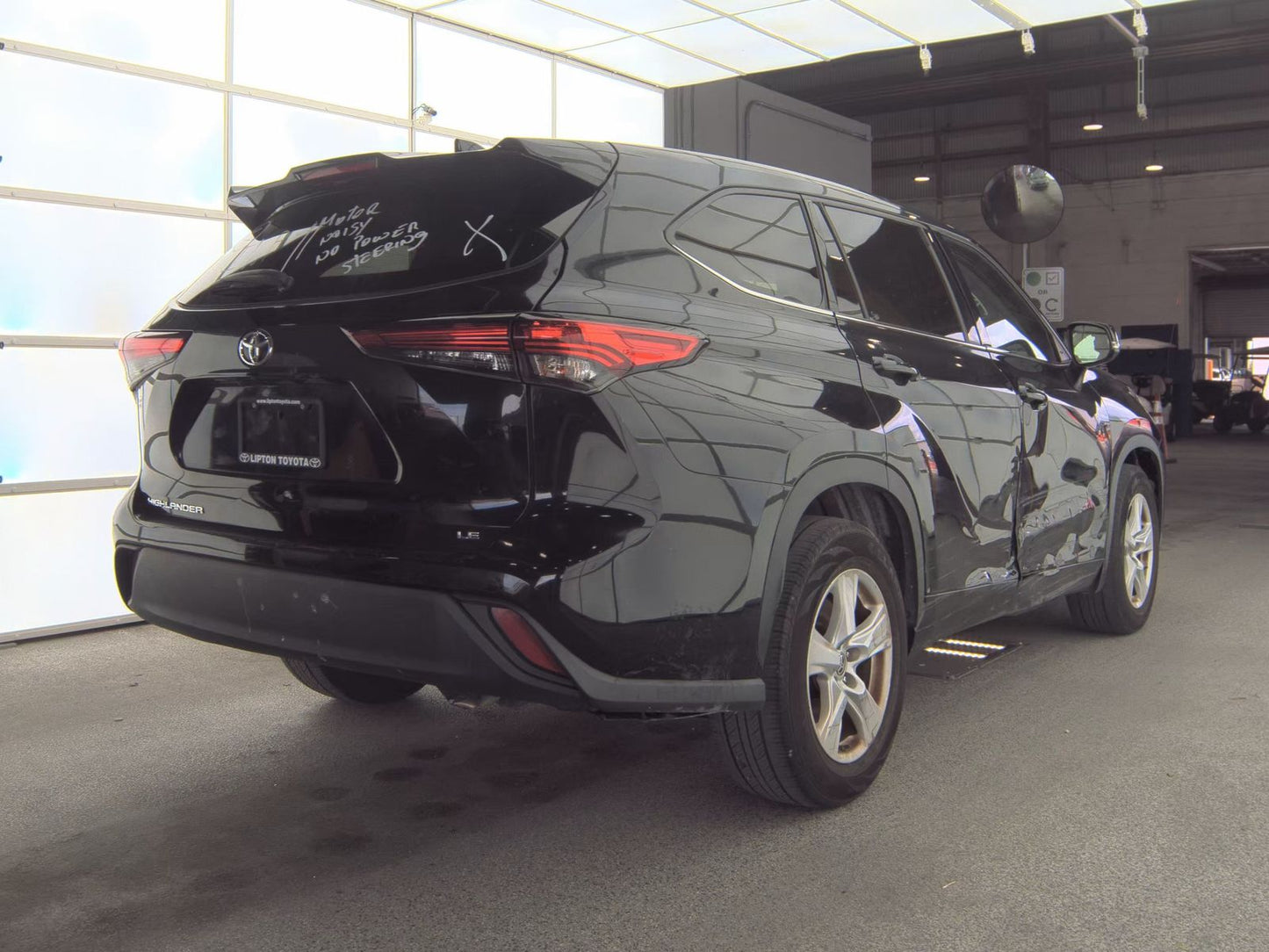 2021 Toyota Highlander LE