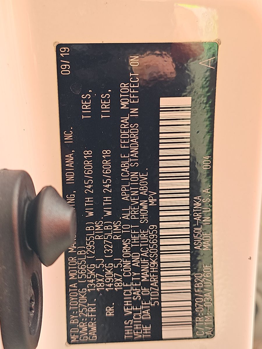 2019 Toyota Highlander LE