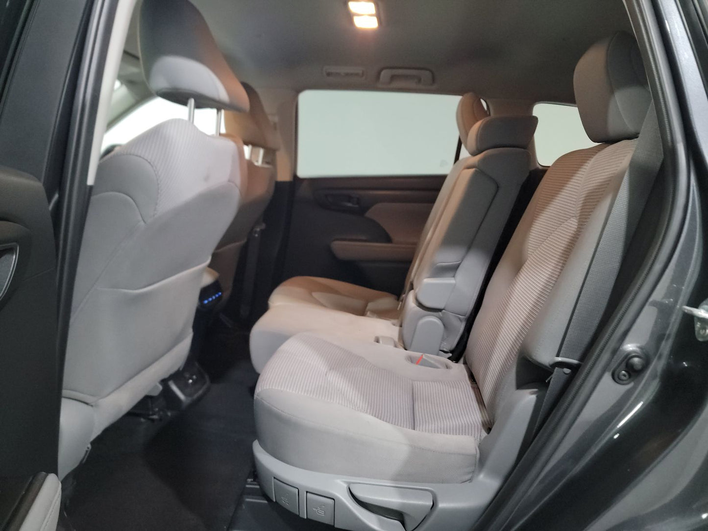 2020 Toyota Highlander LE