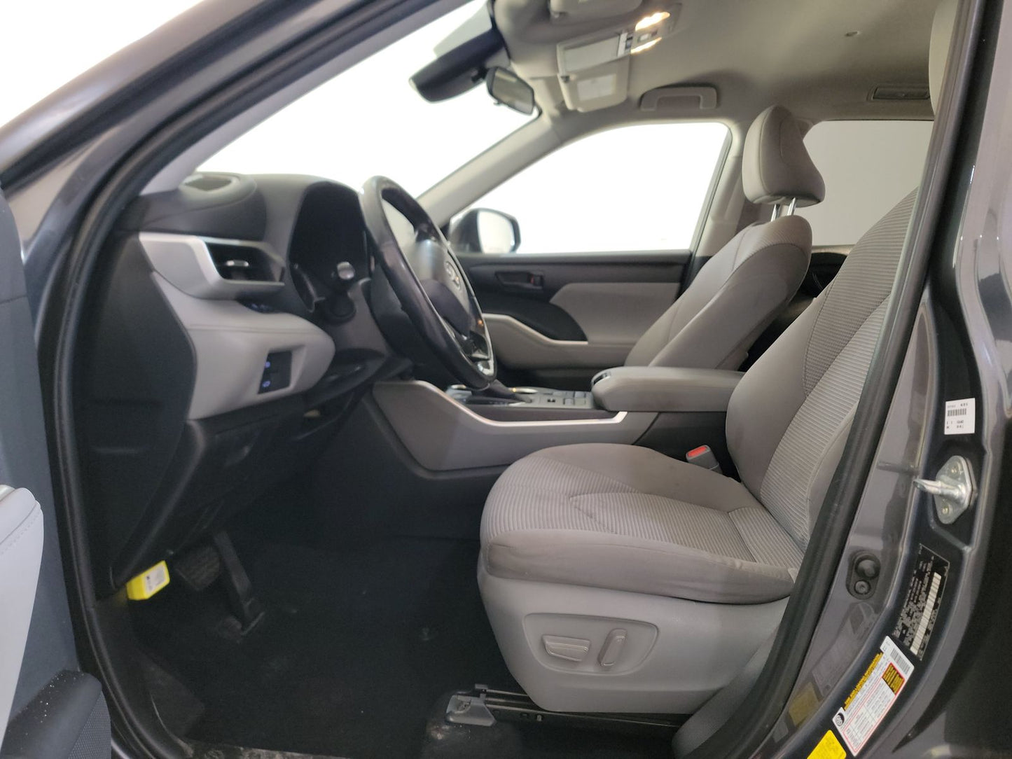 2020 Toyota Highlander LE