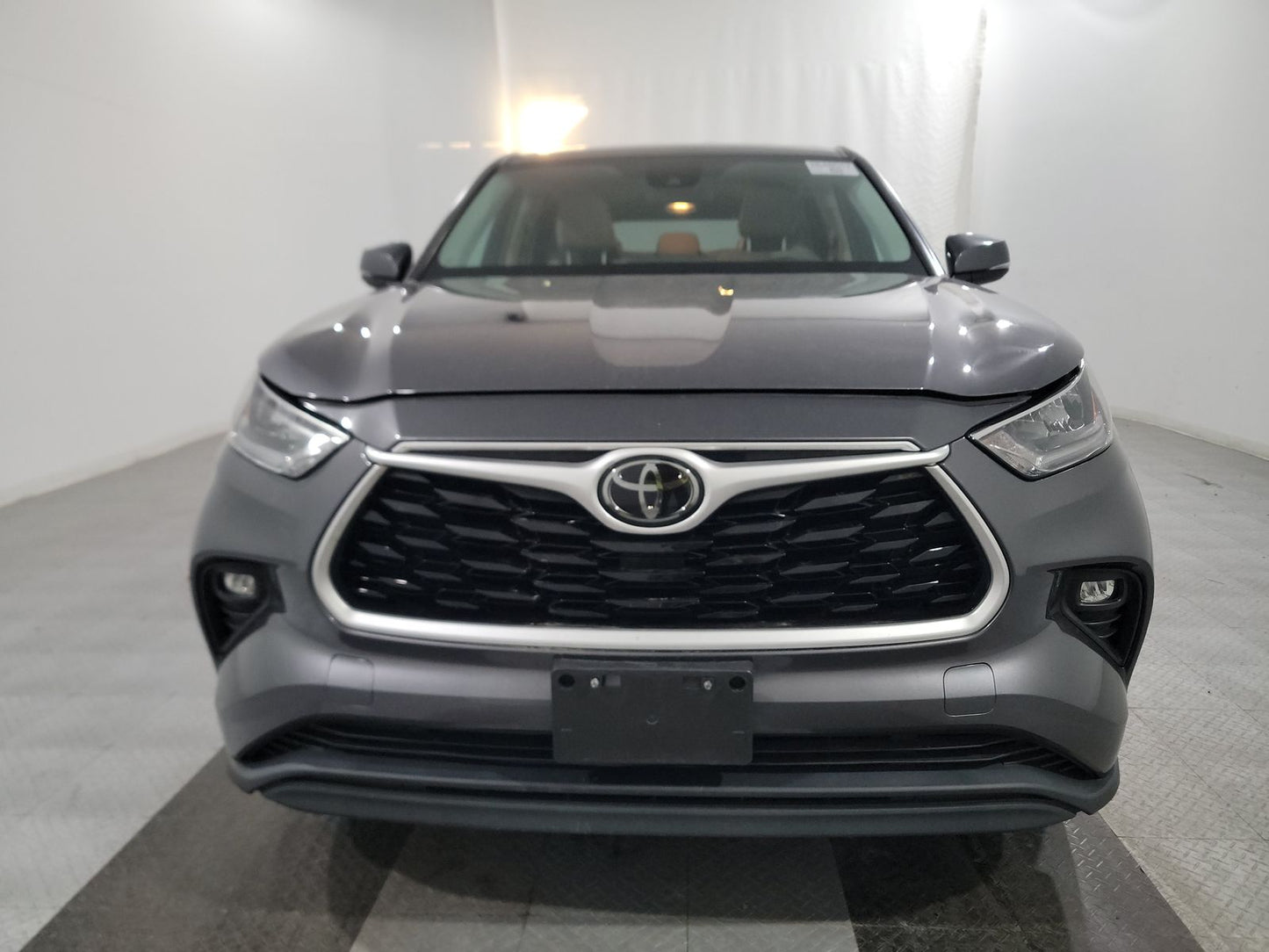 2020 Toyota Highlander LE