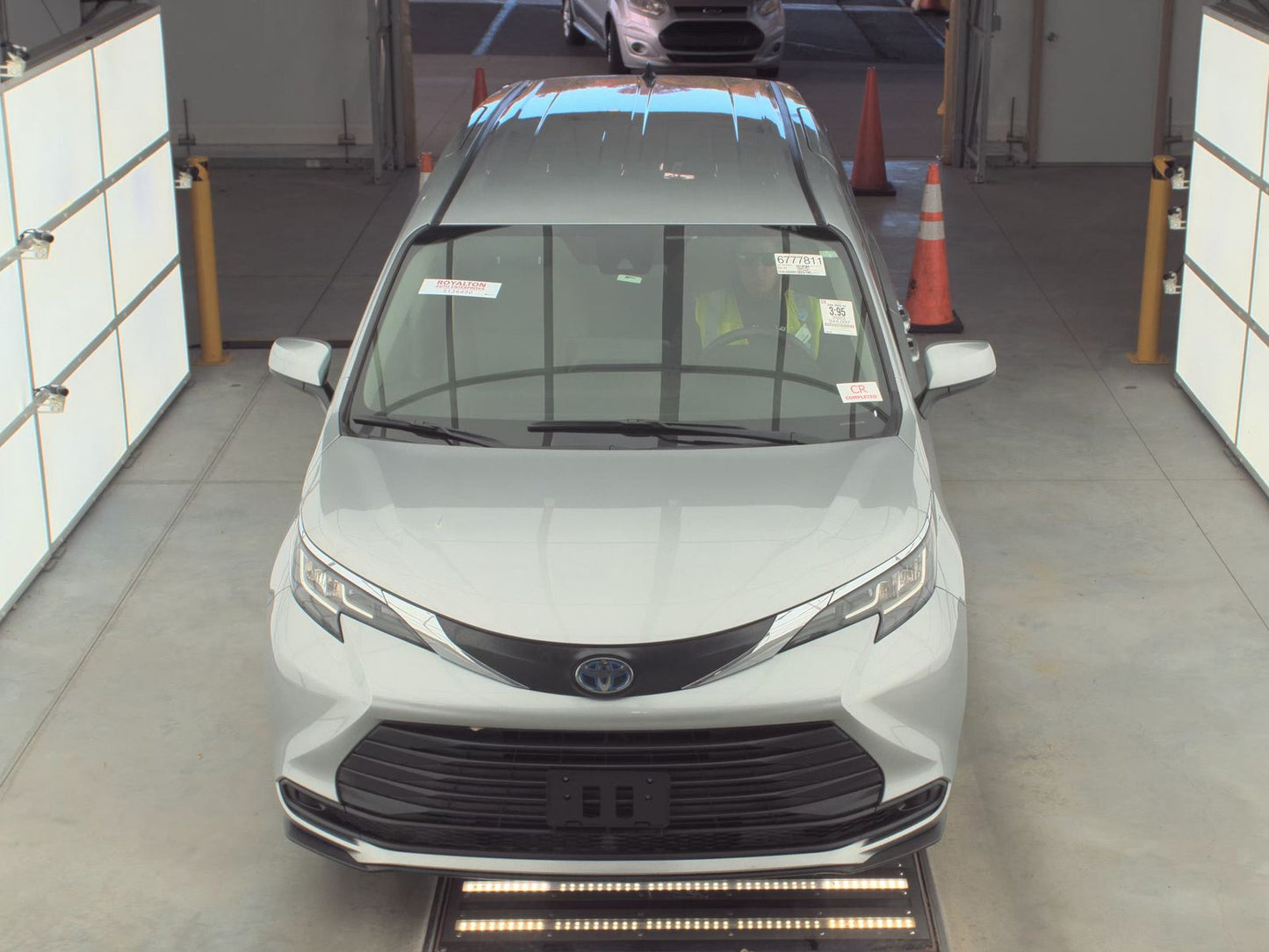 2022 Toyota Sienna LE 8-Passenger 120.5" WB