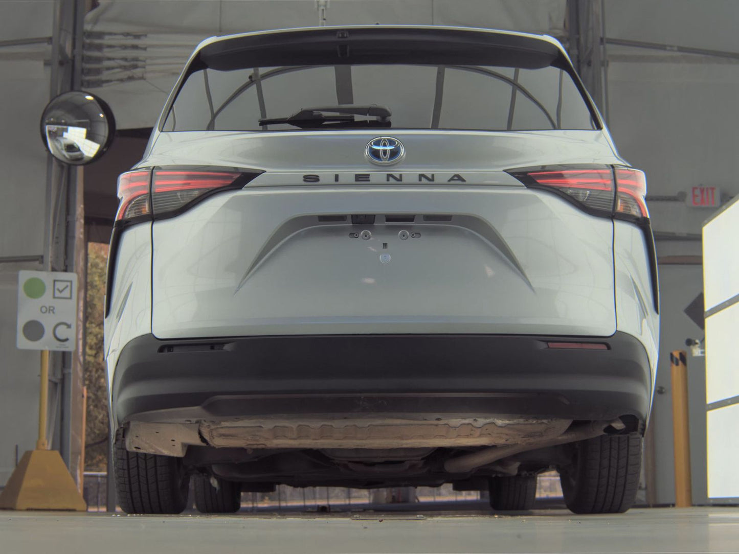 2022 Toyota Sienna LE 8-Passenger 120.5" WB