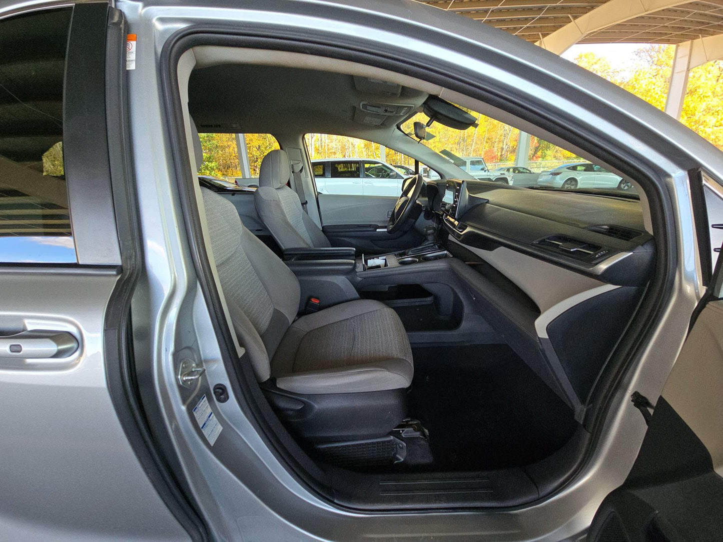 2022 Toyota Sienna LE 8-Passenger 120.5" WB