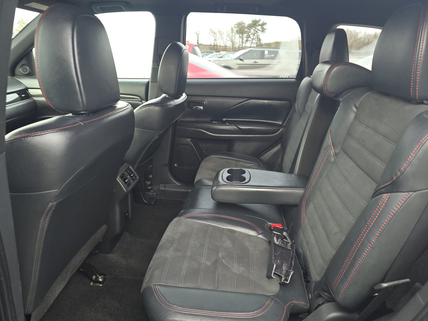 2020 Mitsubishi Outlander LE