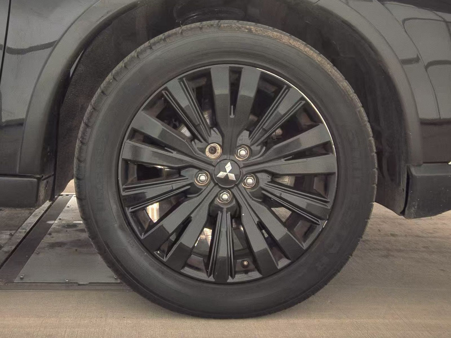 2020 Mitsubishi Outlander LE