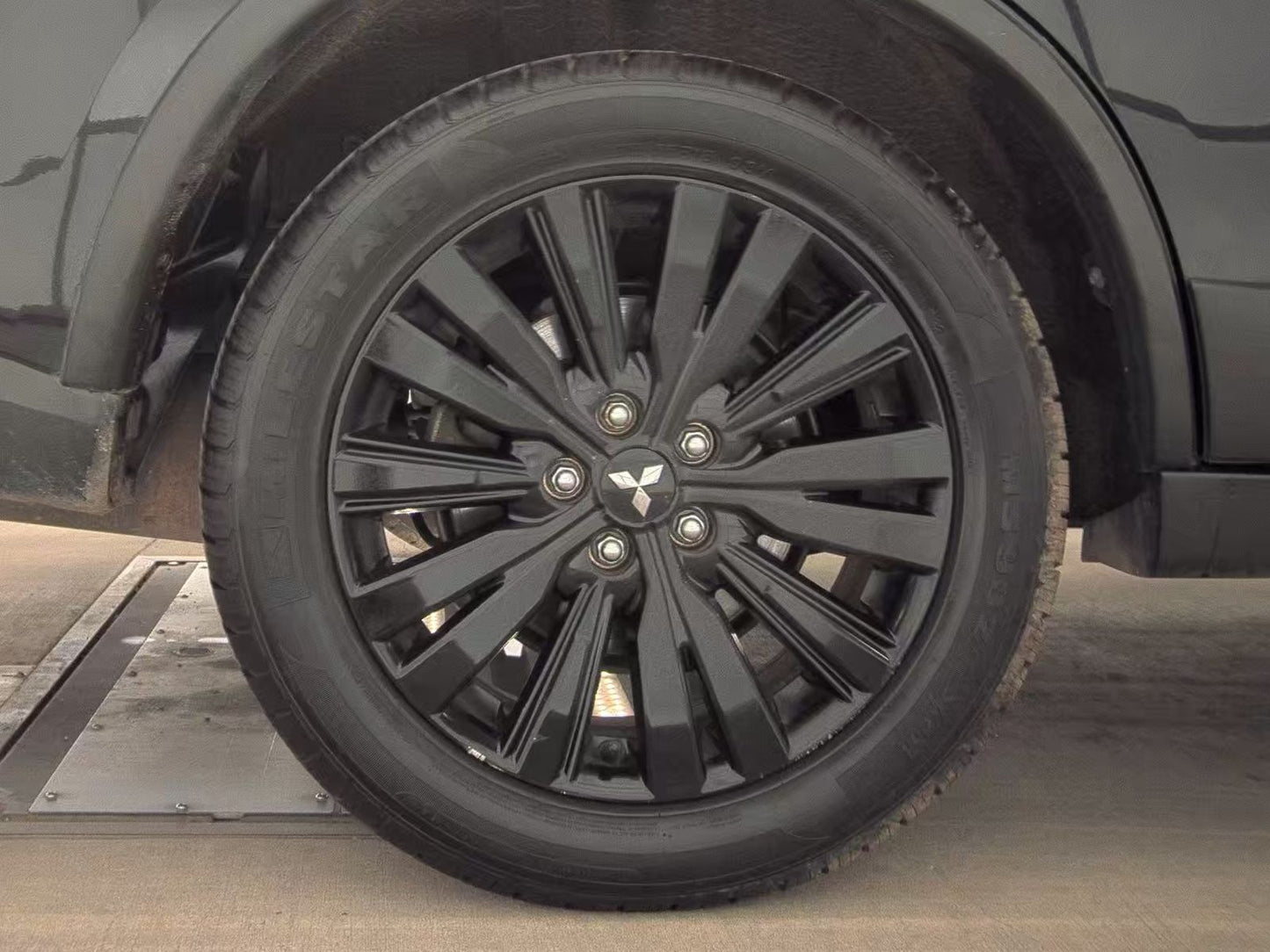 2020 Mitsubishi Outlander LE