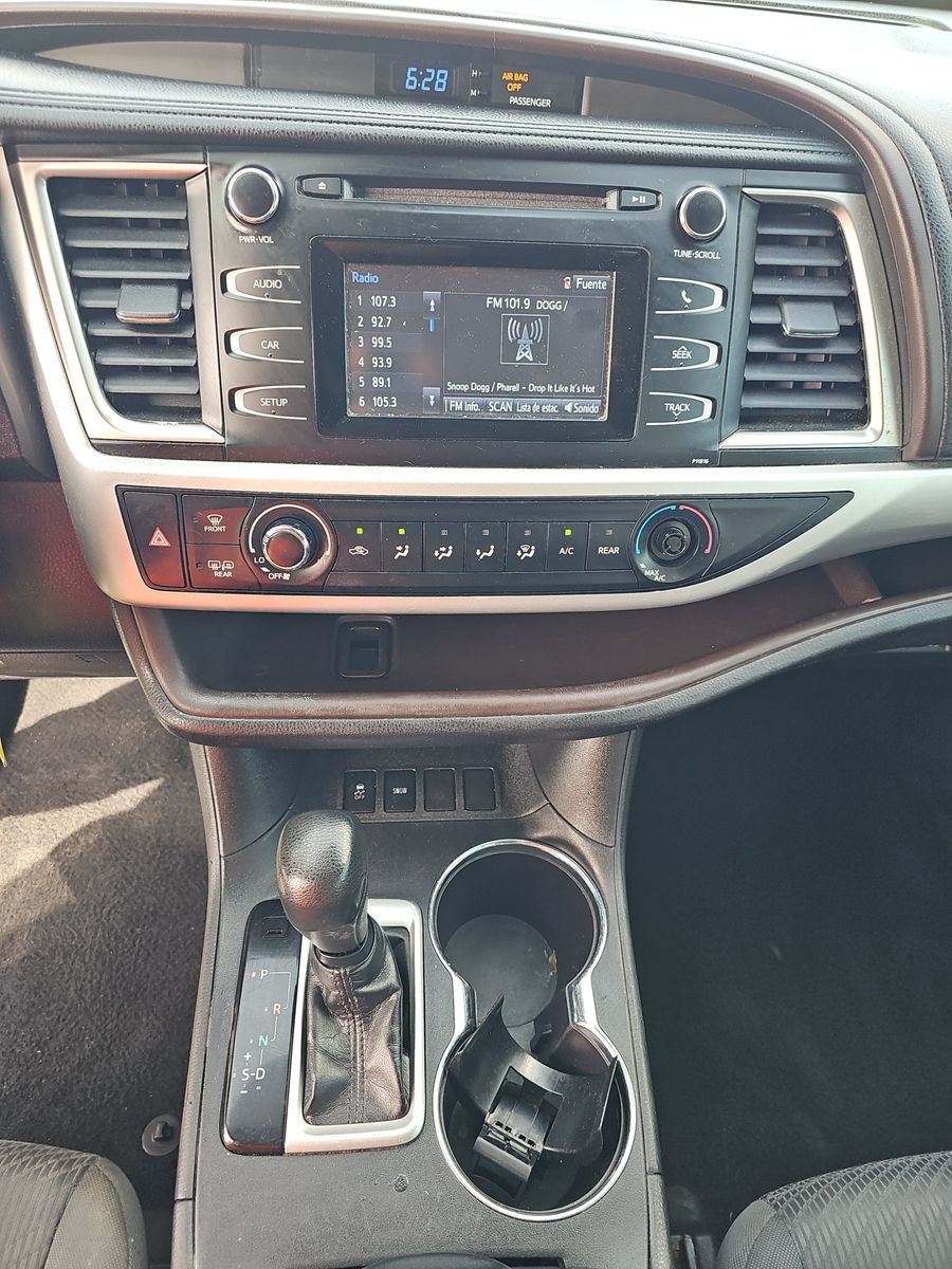 2019 Toyota Highlander LE