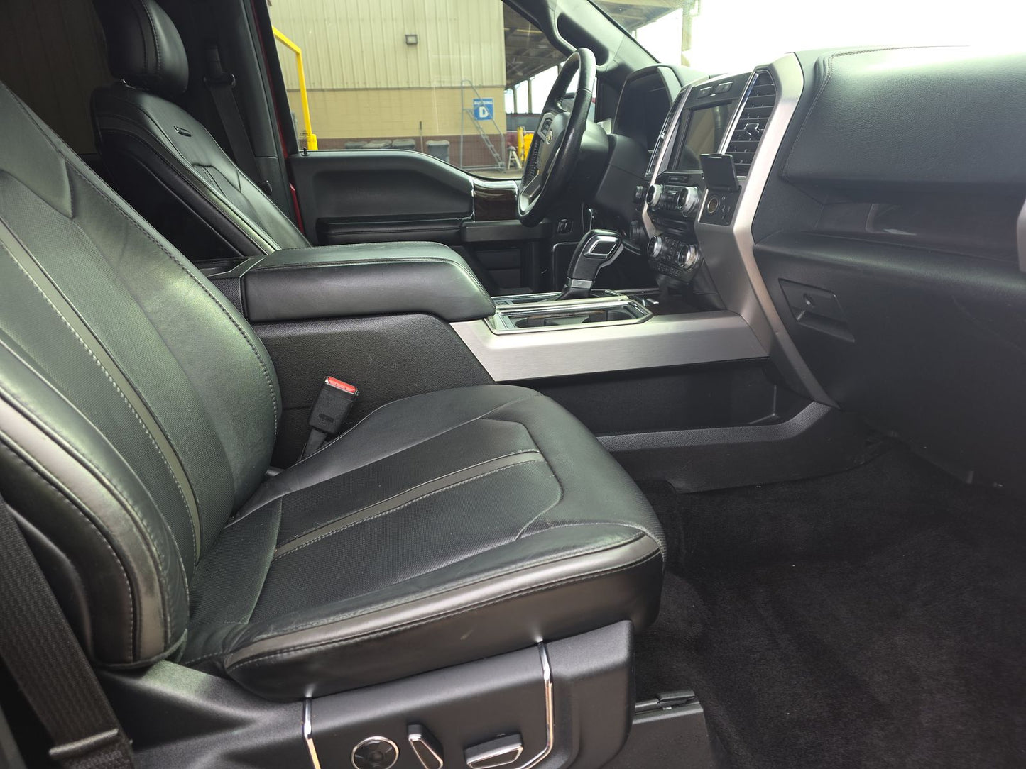 2016 Ford F-150 Platinum Crew Cab Short Bed