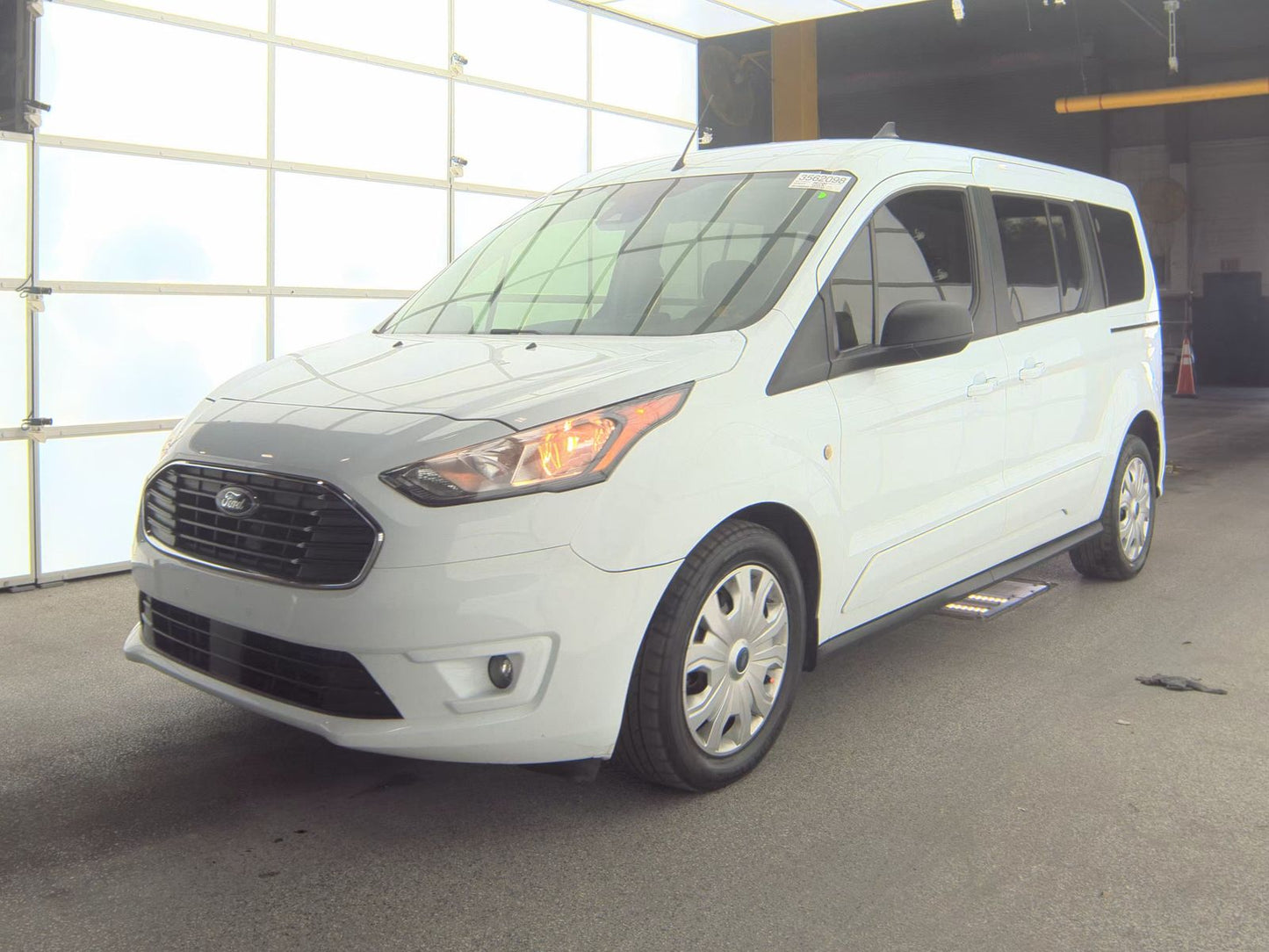 2022 Ford Transit Connect Passenger Wagon XLT Minivan w/Rear Liftgate 120.6" WB