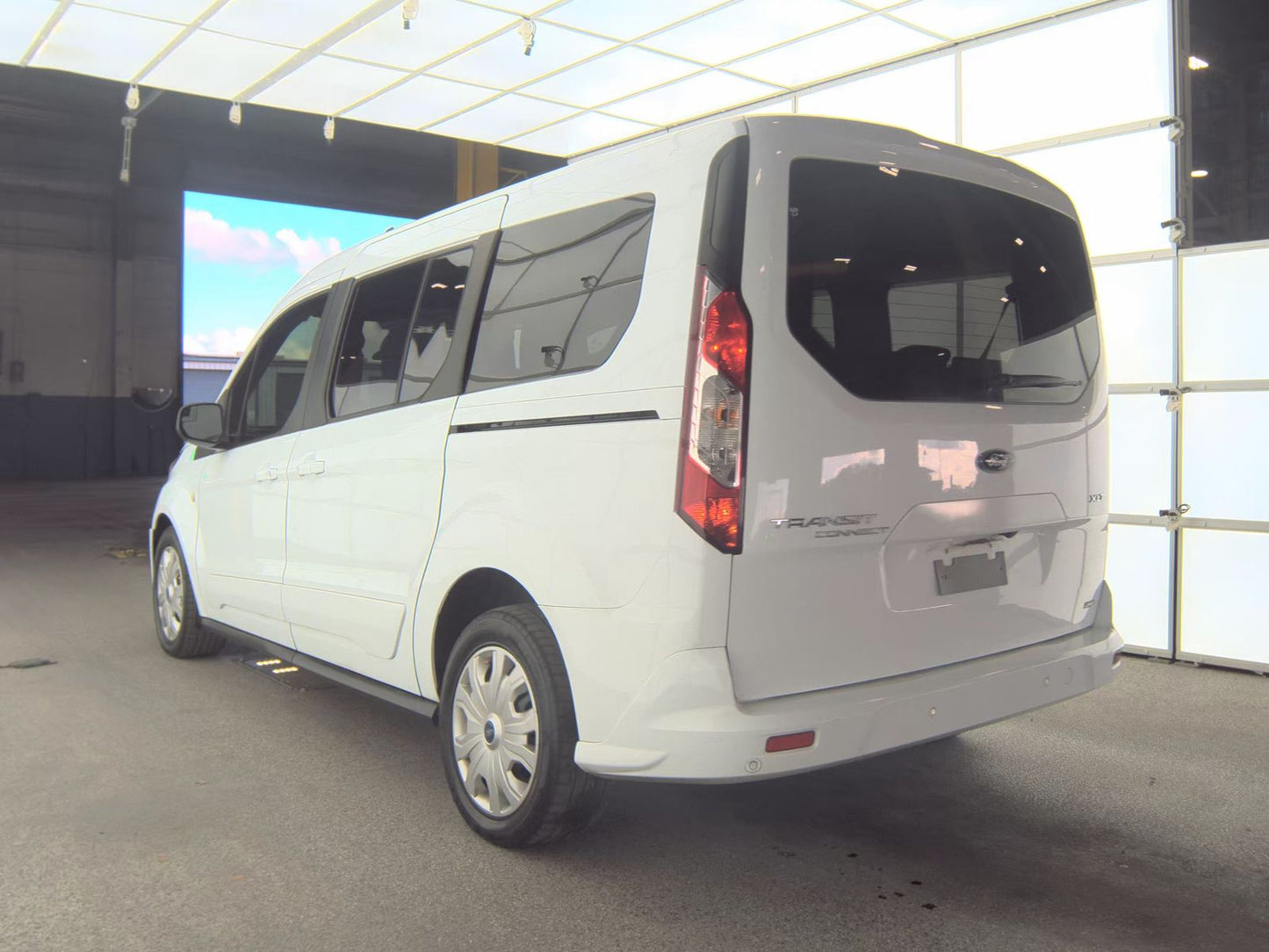 2022 Ford Transit Connect Passenger Wagon XLT Minivan w/Rear Liftgate 120.6" WB