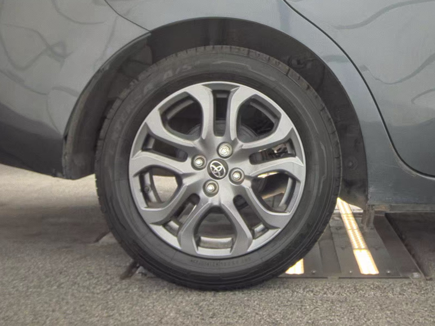 2019 Toyota Yaris LE Sedan