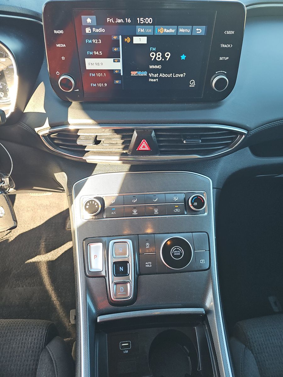 2023 Hyundai Santa Fe SE