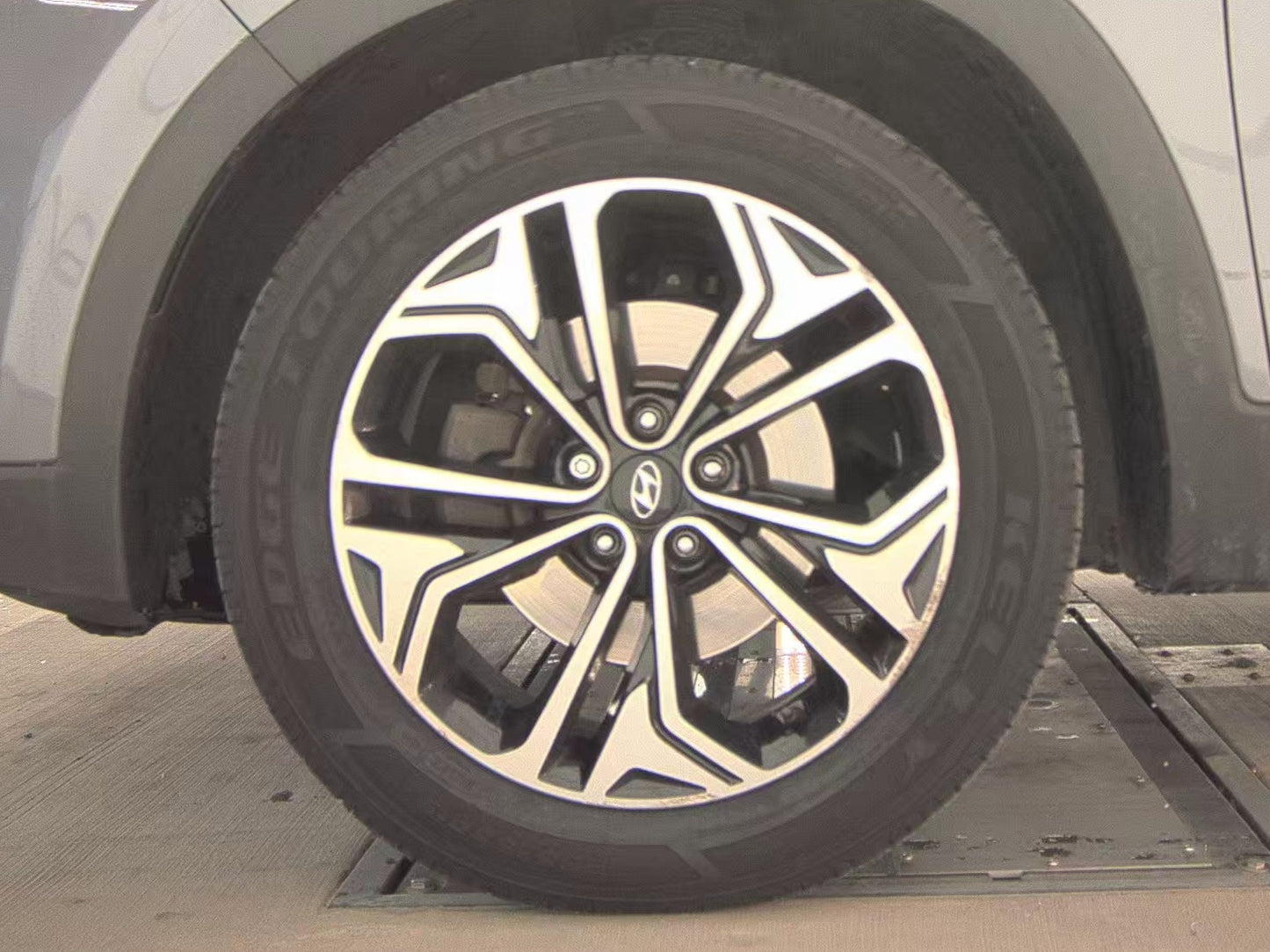 2020 Hyundai Santa Fe SEL w/Convenience + Premium