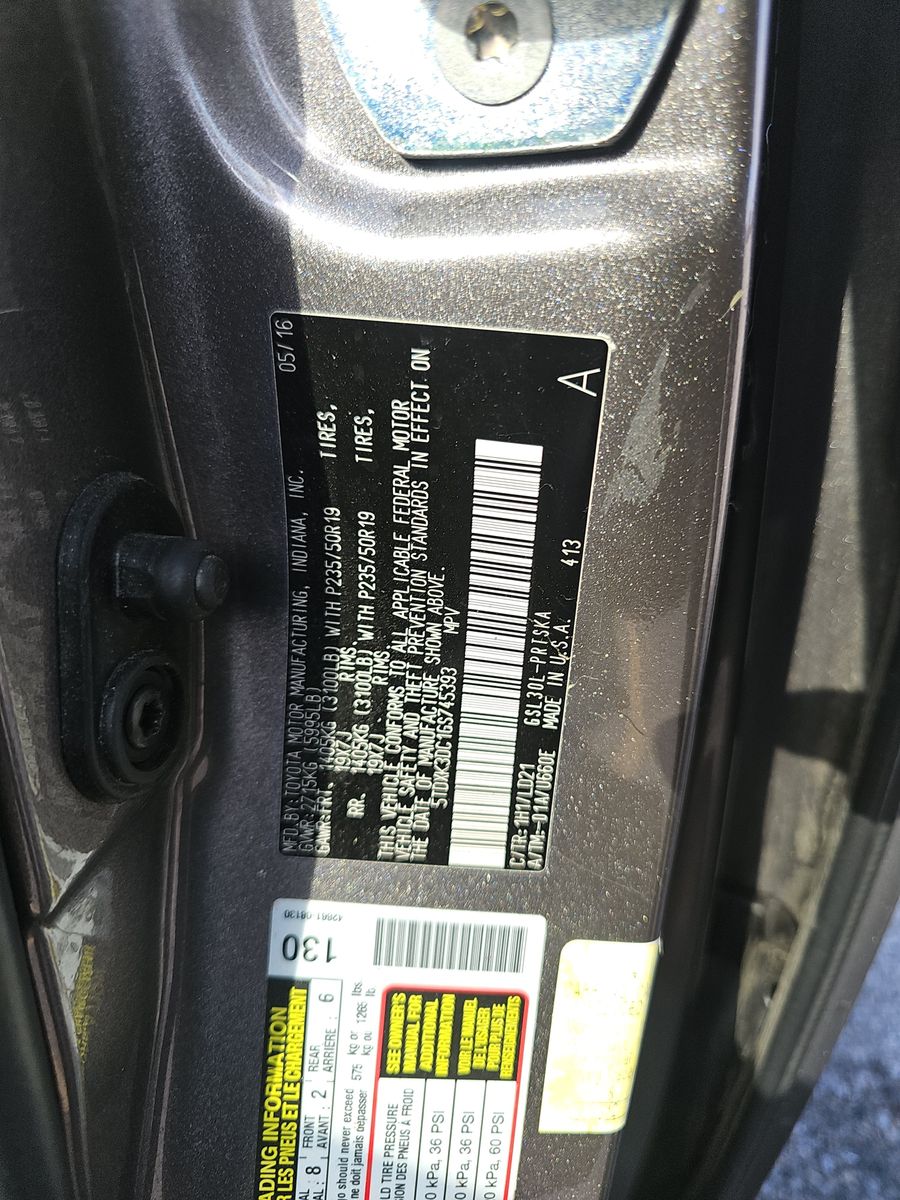 2016 Toyota Sienna SE Premium 8-Passenger 119.3" WB