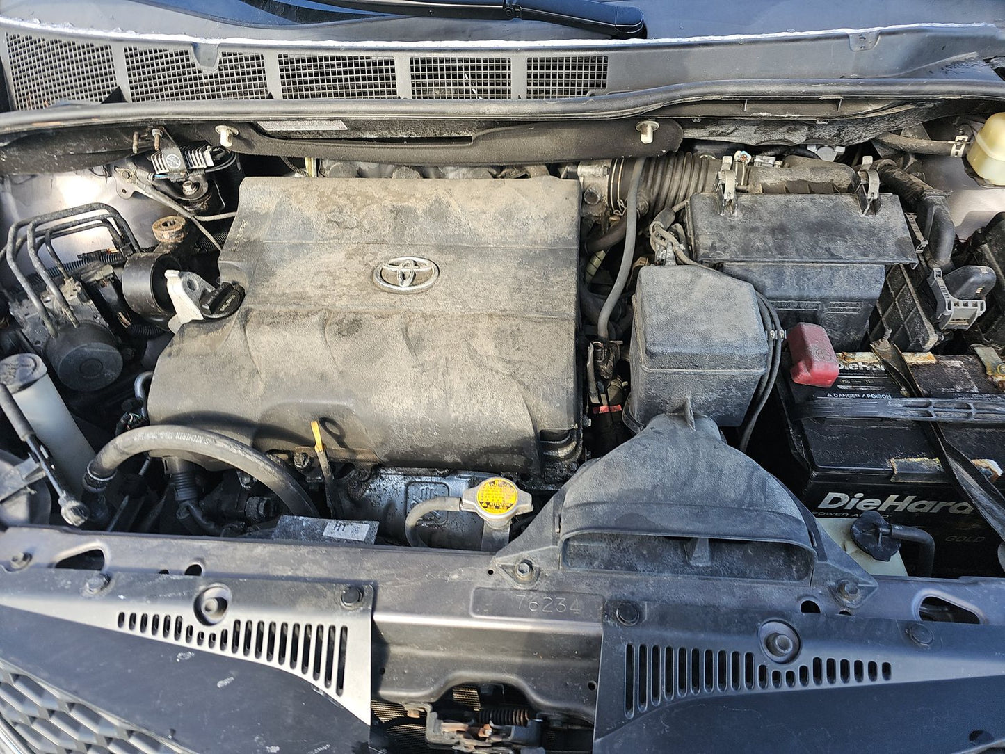 2016 Toyota Sienna SE Premium 8-Passenger 119.3" WB