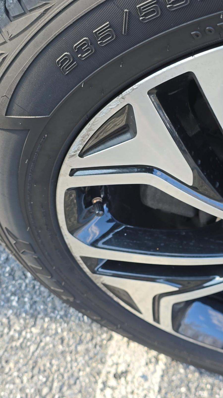 2020 Hyundai Santa Fe SEL w/Convenience + Premium