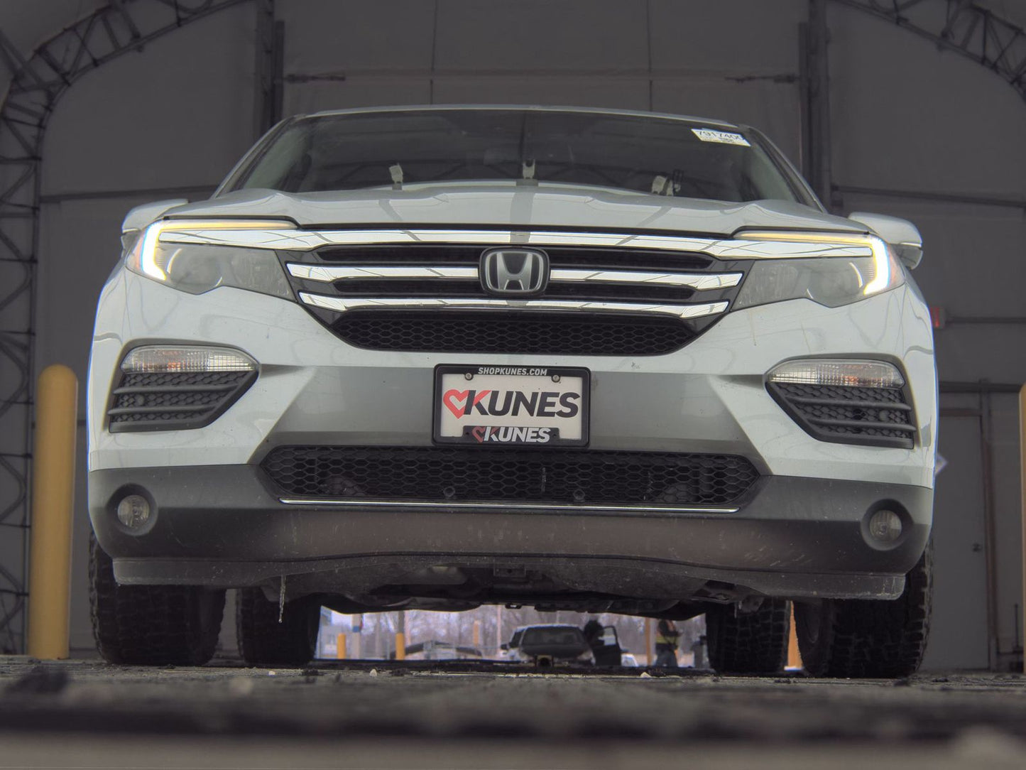 2016 Honda Pilot Touring w/Navigation & RES