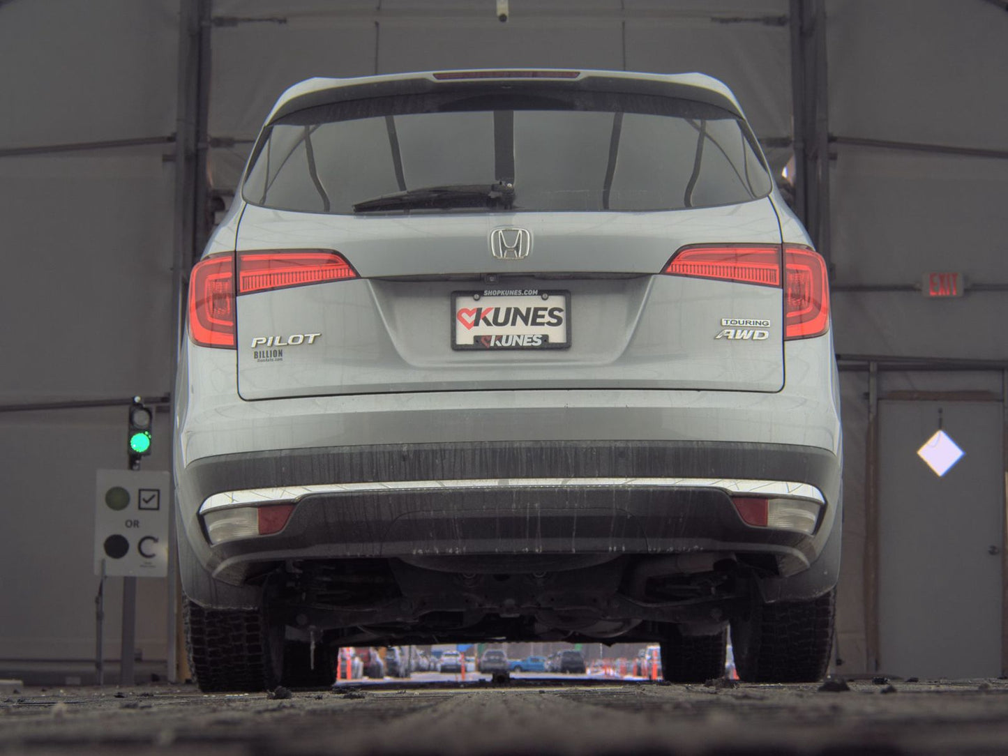 2016 Honda Pilot Touring w/Navigation & RES