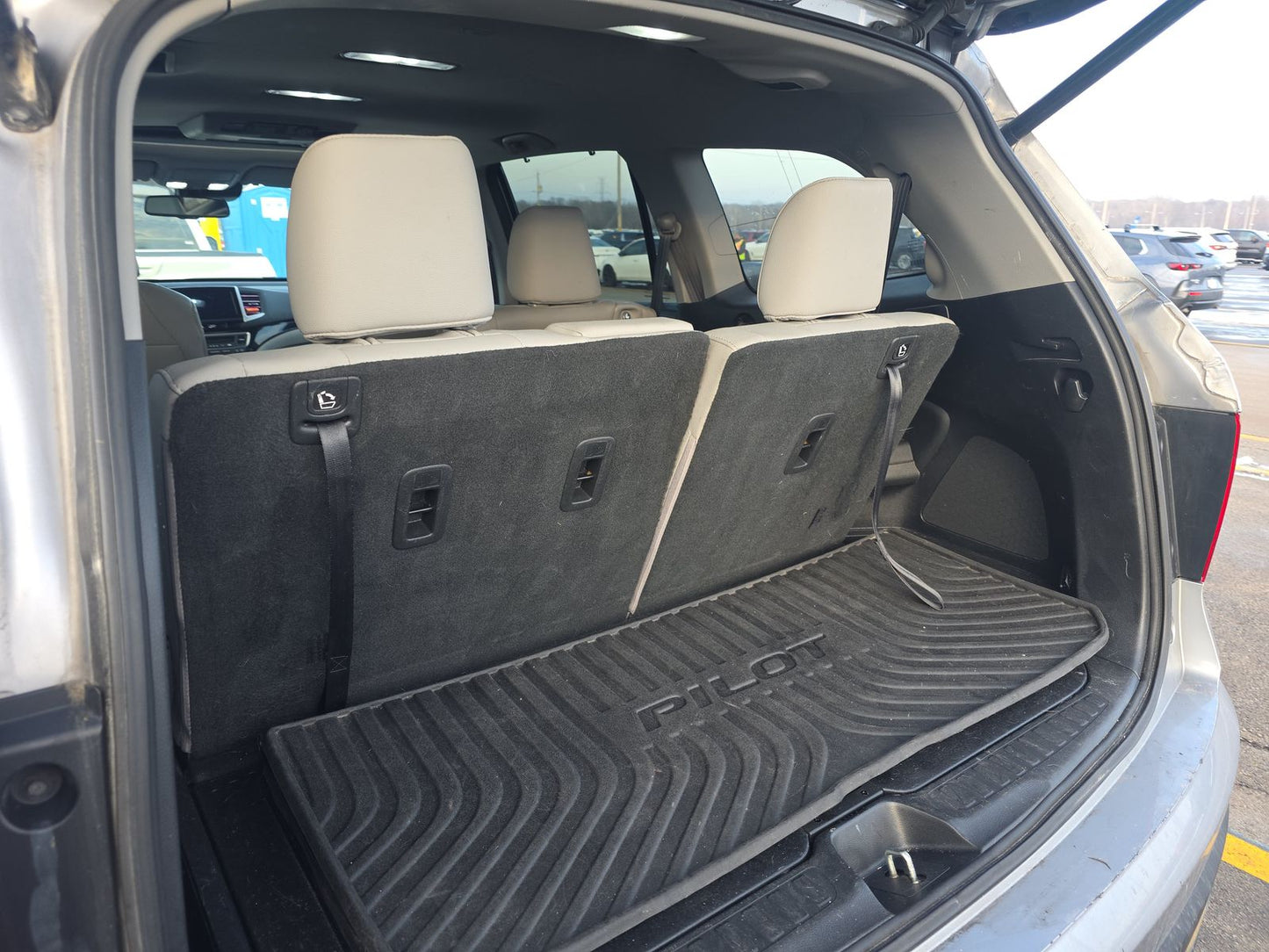 2016 Honda Pilot Touring w/Navigation & RES