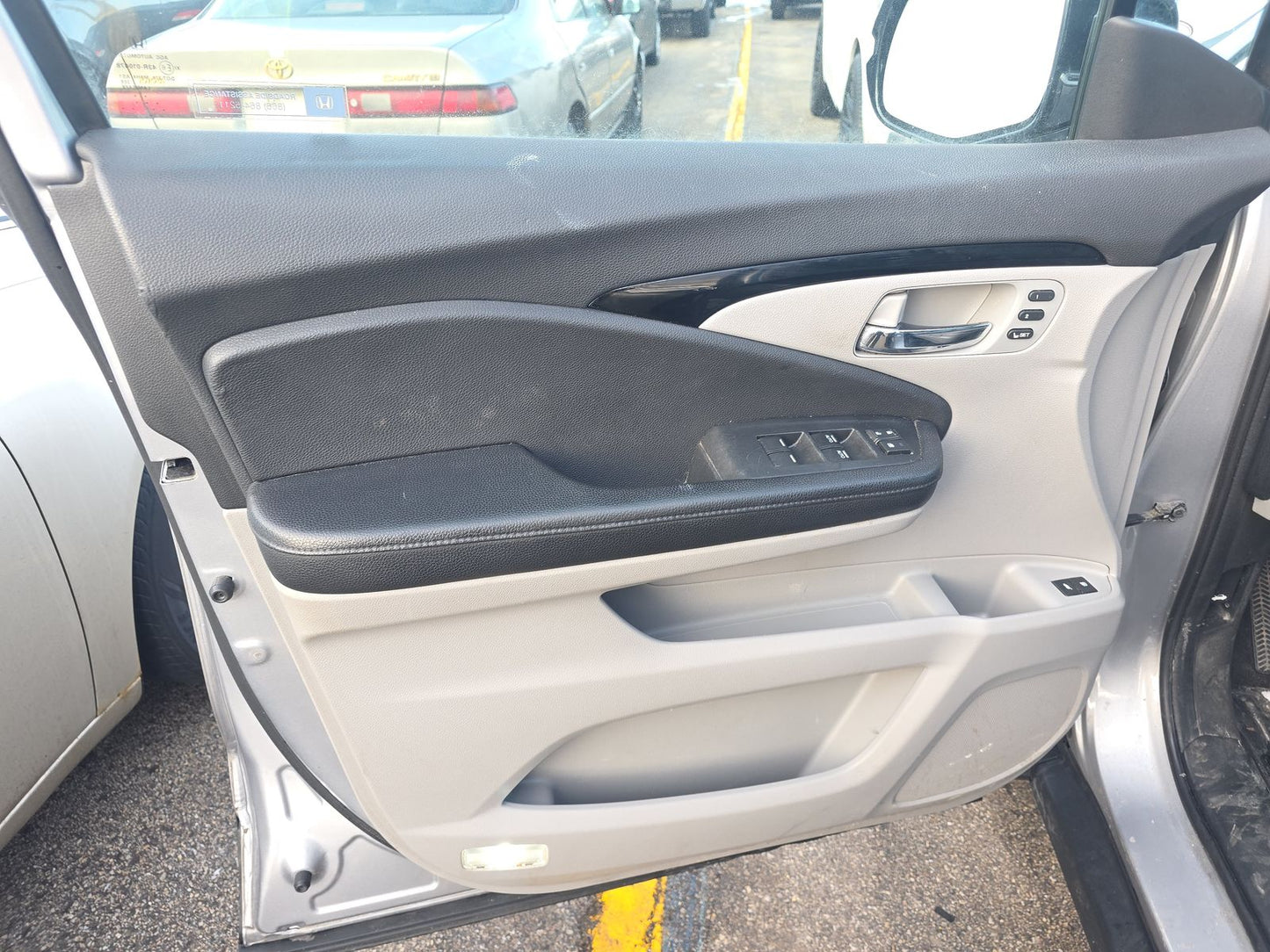 2016 Honda Pilot Touring w/Navigation & RES