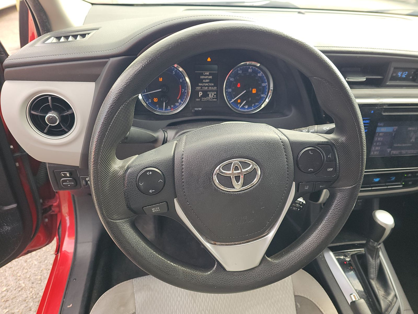 2018 Toyota Corolla LE Sedan