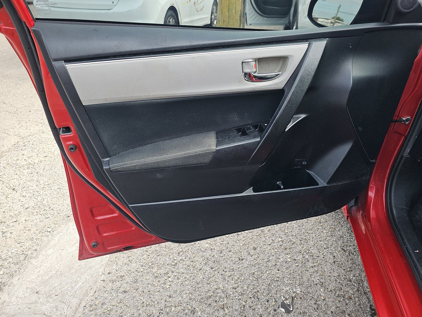 2018 Toyota Corolla LE Sedan