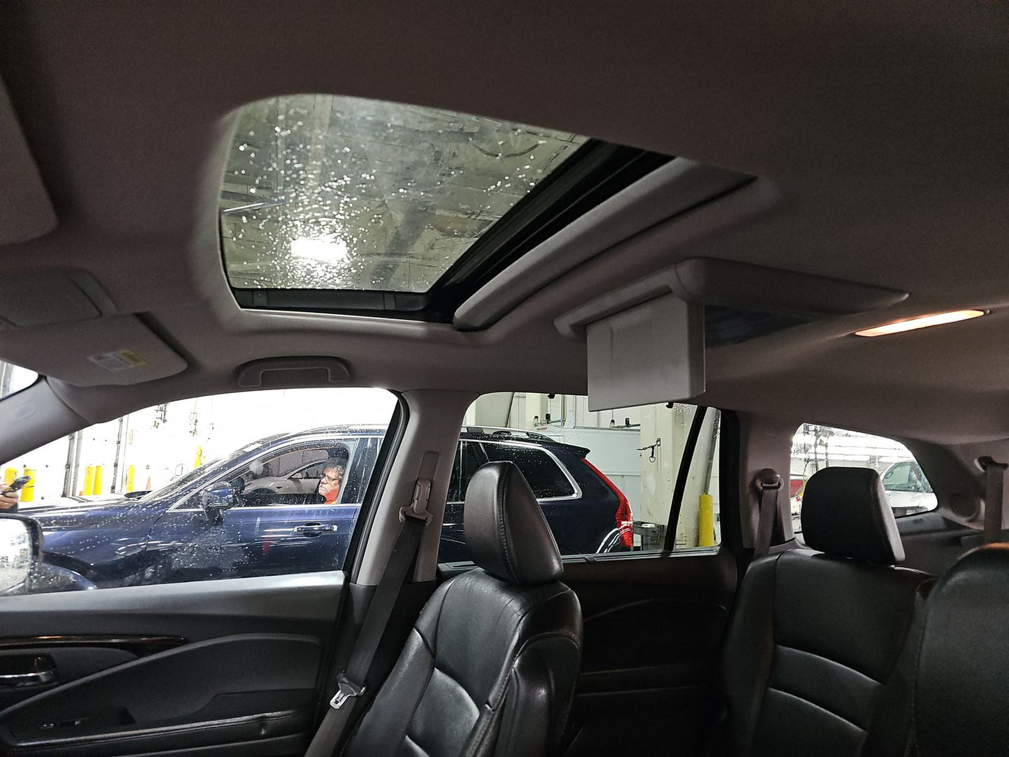2016 Honda Pilot Touring w/Navigation & RES