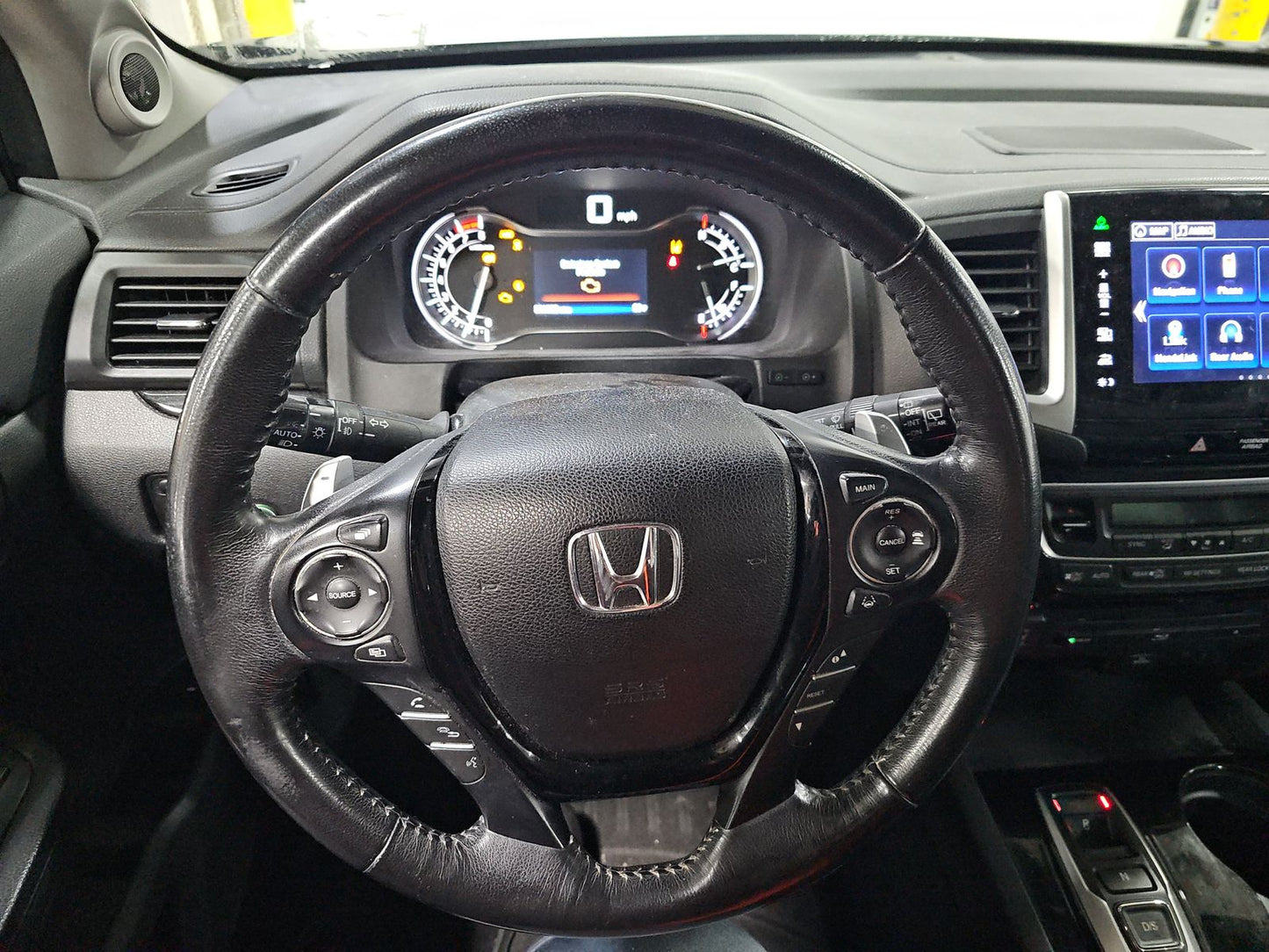 2016 Honda Pilot Touring w/Navigation & RES