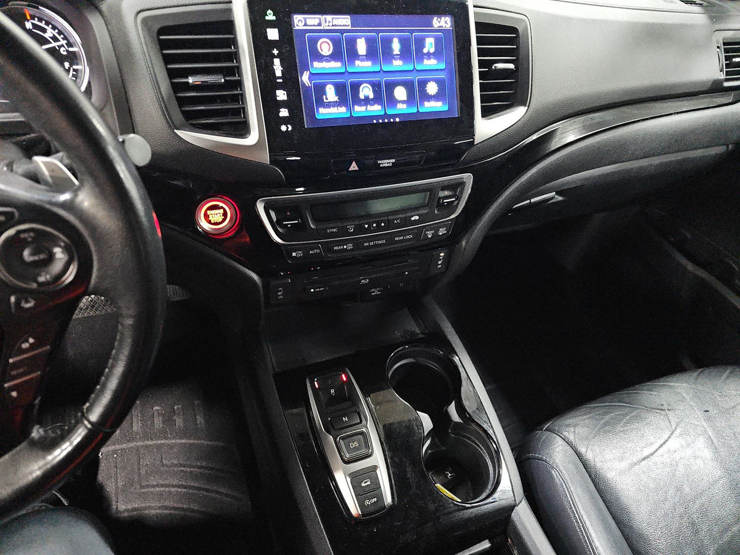2016 Honda Pilot Touring w/Navigation & RES