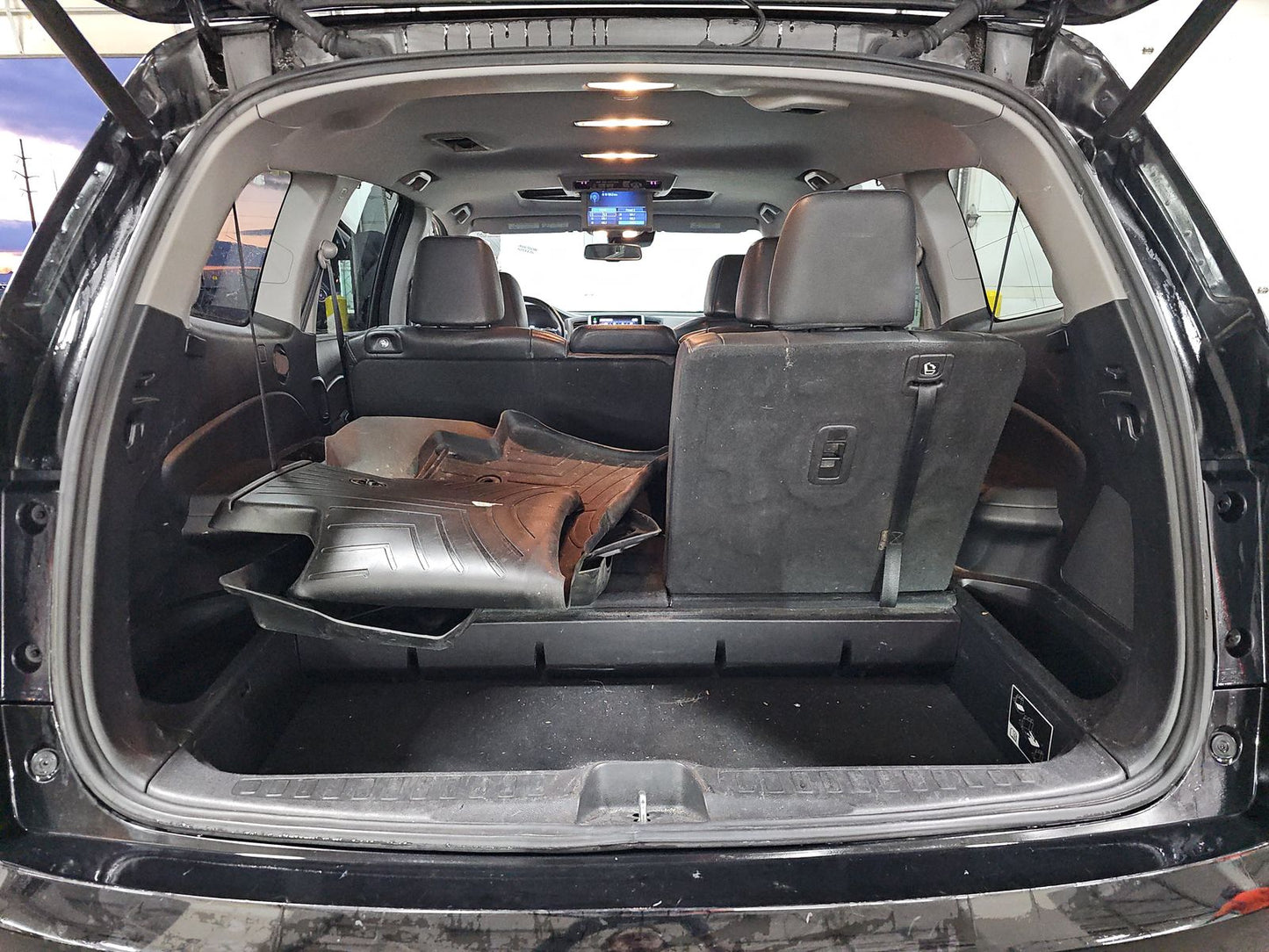 2016 Honda Pilot Touring w/Navigation & RES