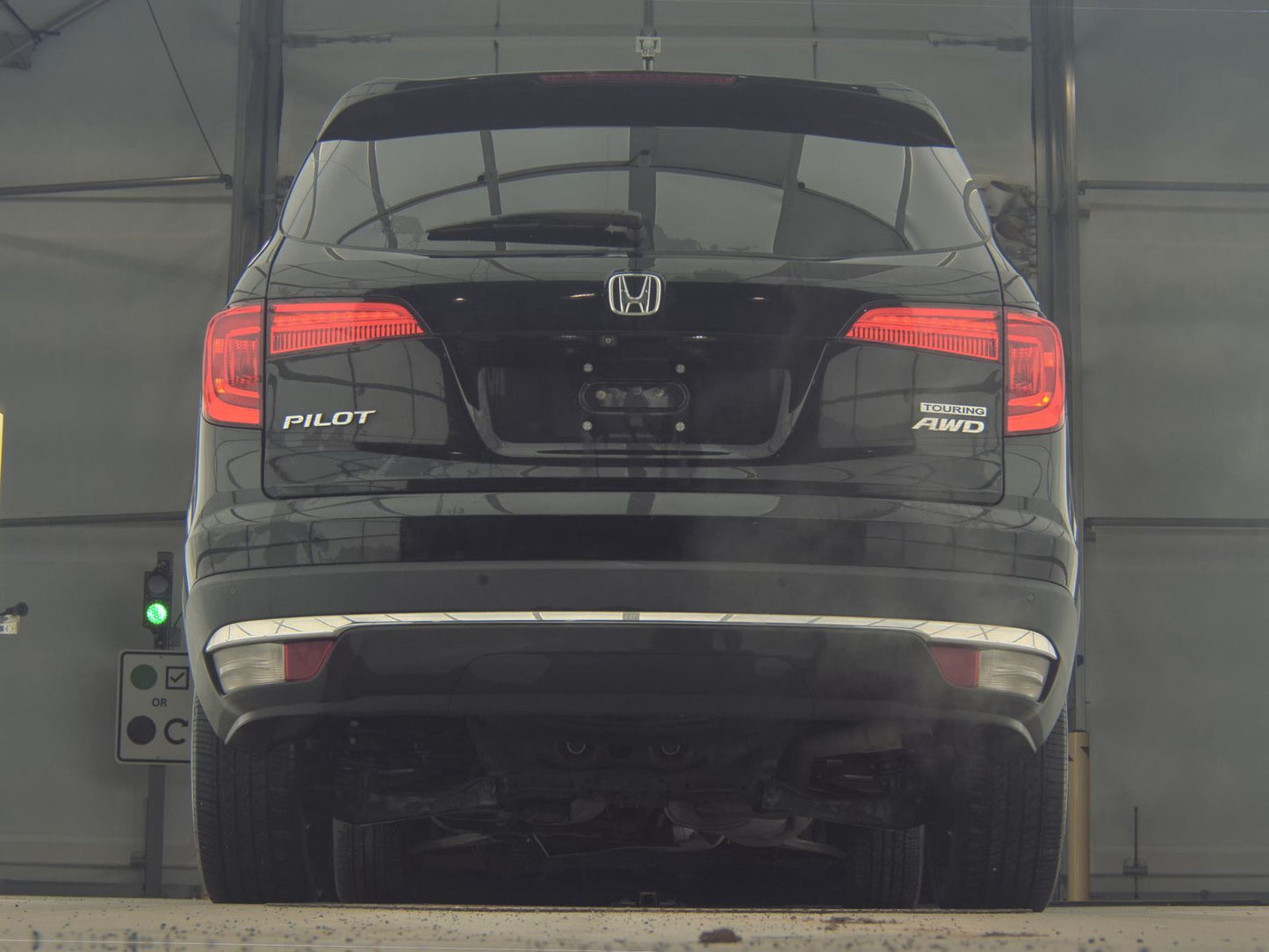 2016 Honda Pilot Touring w/Navigation & RES