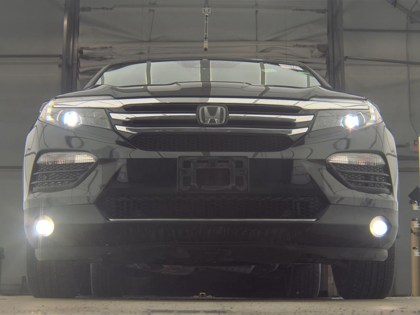 2016 Honda Pilot Touring w/Navigation & RES