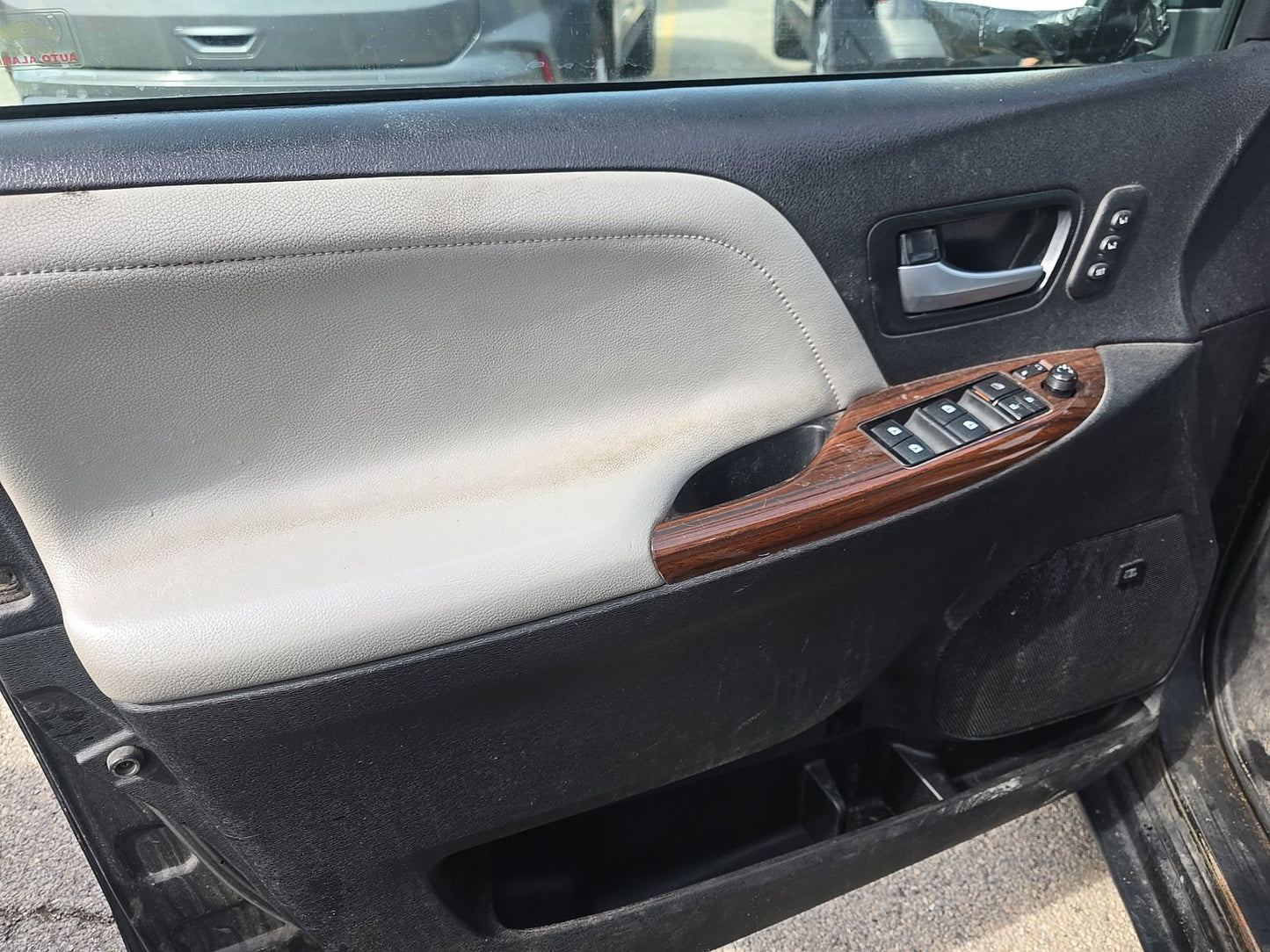 2017 Toyota Sienna XLE 7-Passenger