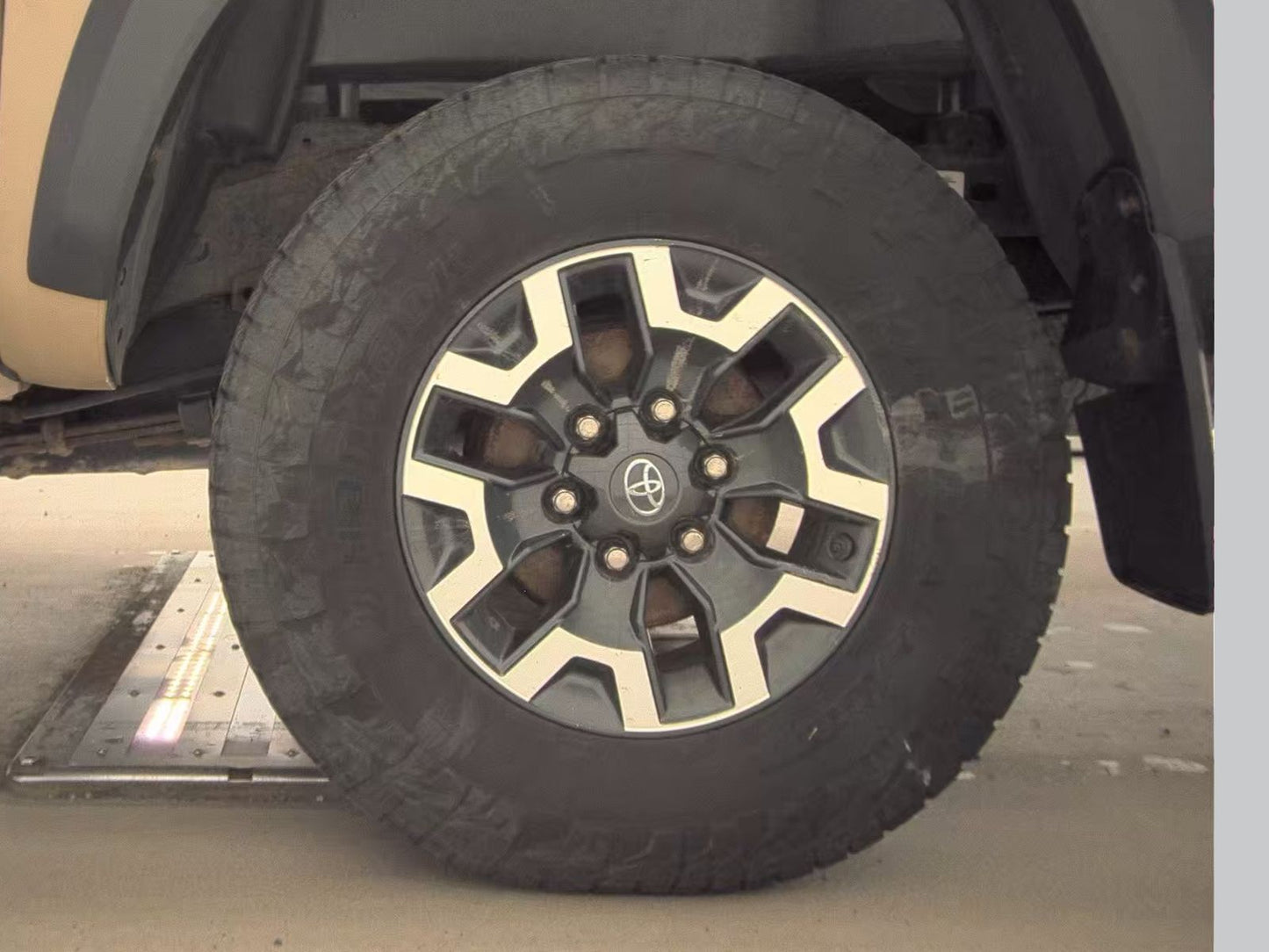 2017 Toyota Tacoma TRD Off-Road Crew Cab Medium Bed