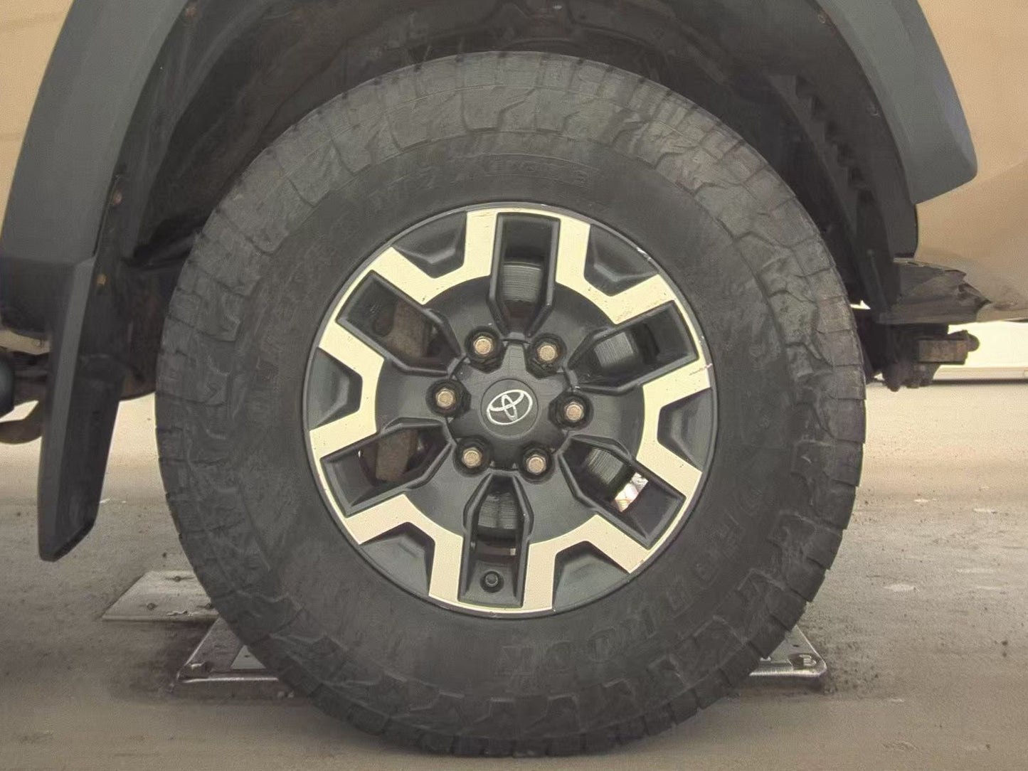 2017 Toyota Tacoma TRD Off-Road Crew Cab Medium Bed